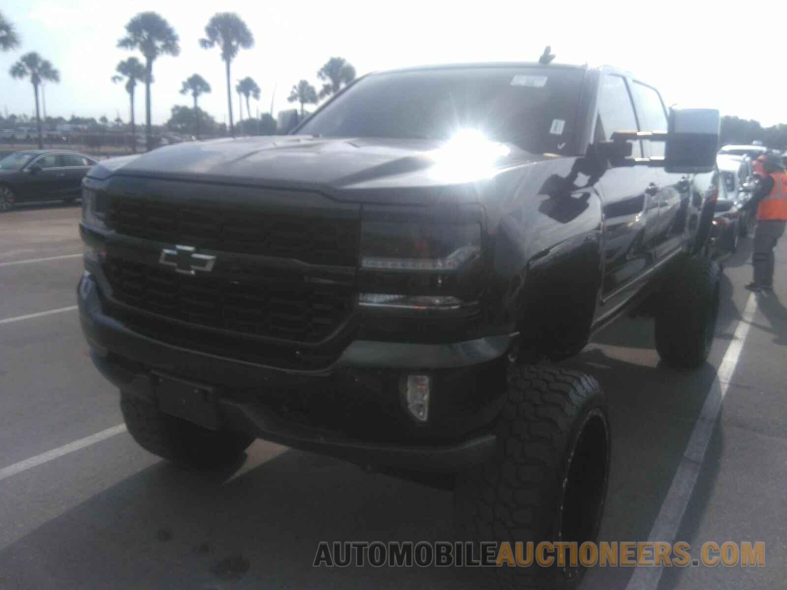 3GCUKREC5JG277646 Chevrolet Silverado 1500 2018