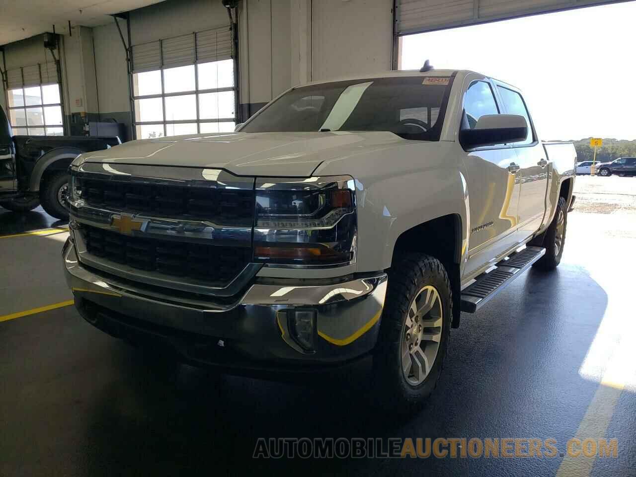 3GCUKRECXJG300225 Chevrolet Silverado 1500 2018