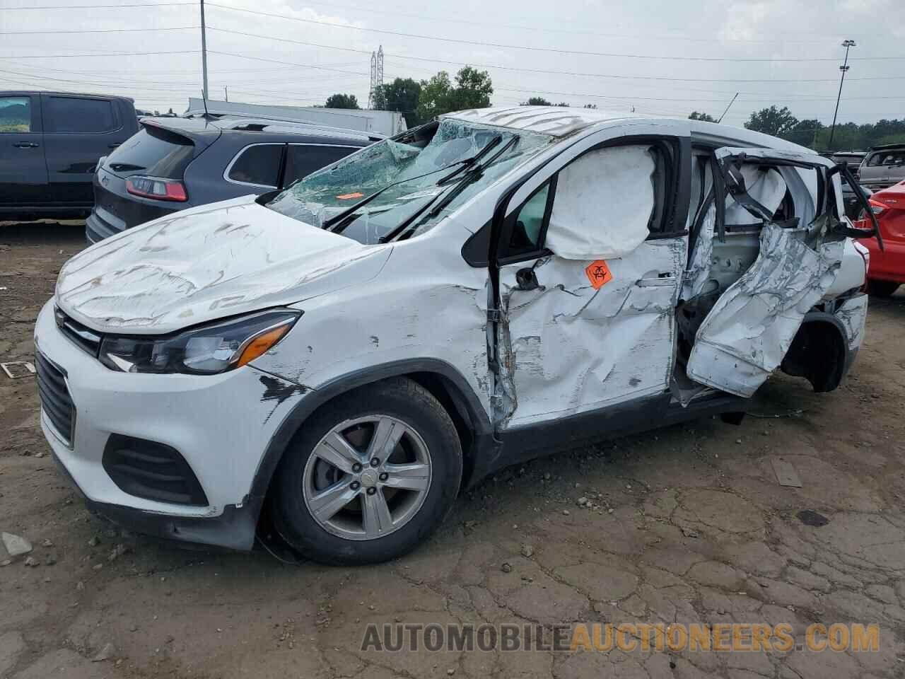 3GNCJKSBXLL107348 CHEVROLET TRAX 2020