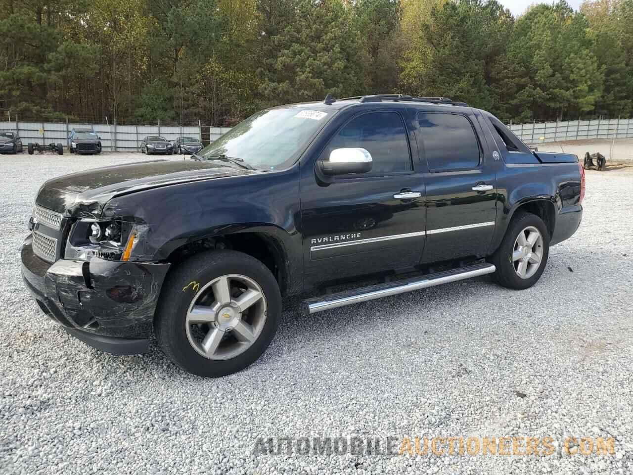 3GNMCGE03DG351665 CHEVROLET AVALANCHE 2013