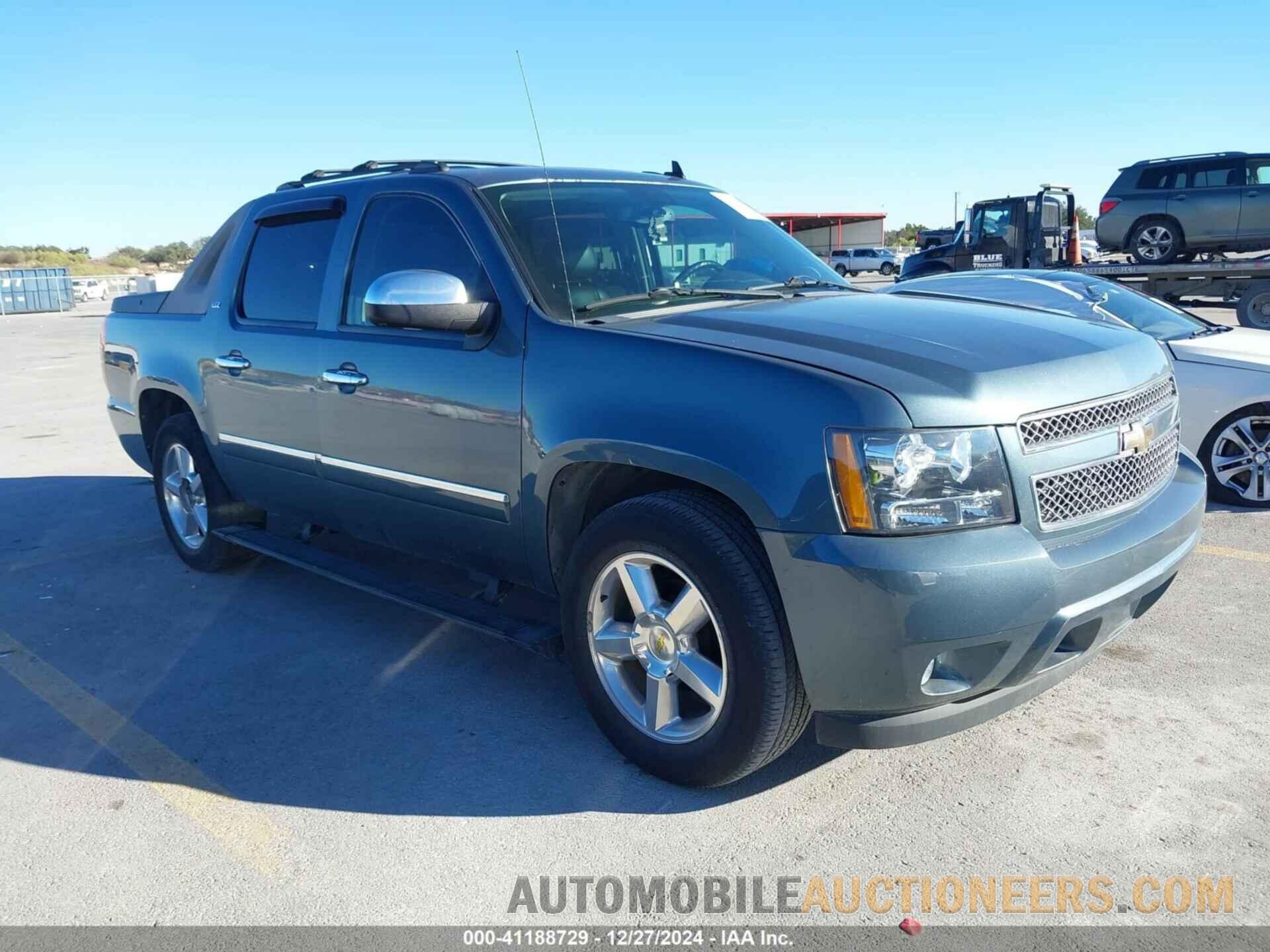 3GNMCGE08BG337869 CHEVROLET AVALANCHE 1500 2011