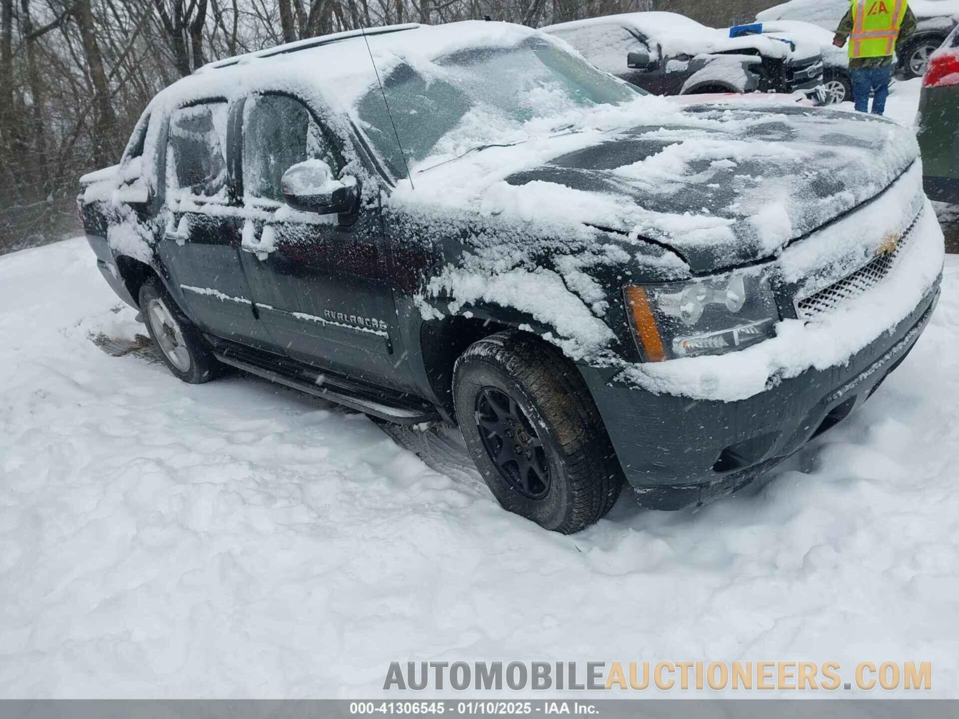 3GNTKEE70DG230026 CHEVROLET AVALANCHE 2013