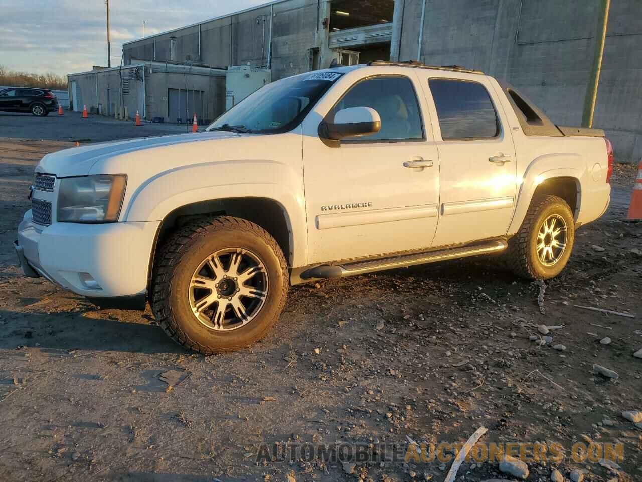 3GNTKFE38BG231828 CHEVROLET AVALANCHE 2011