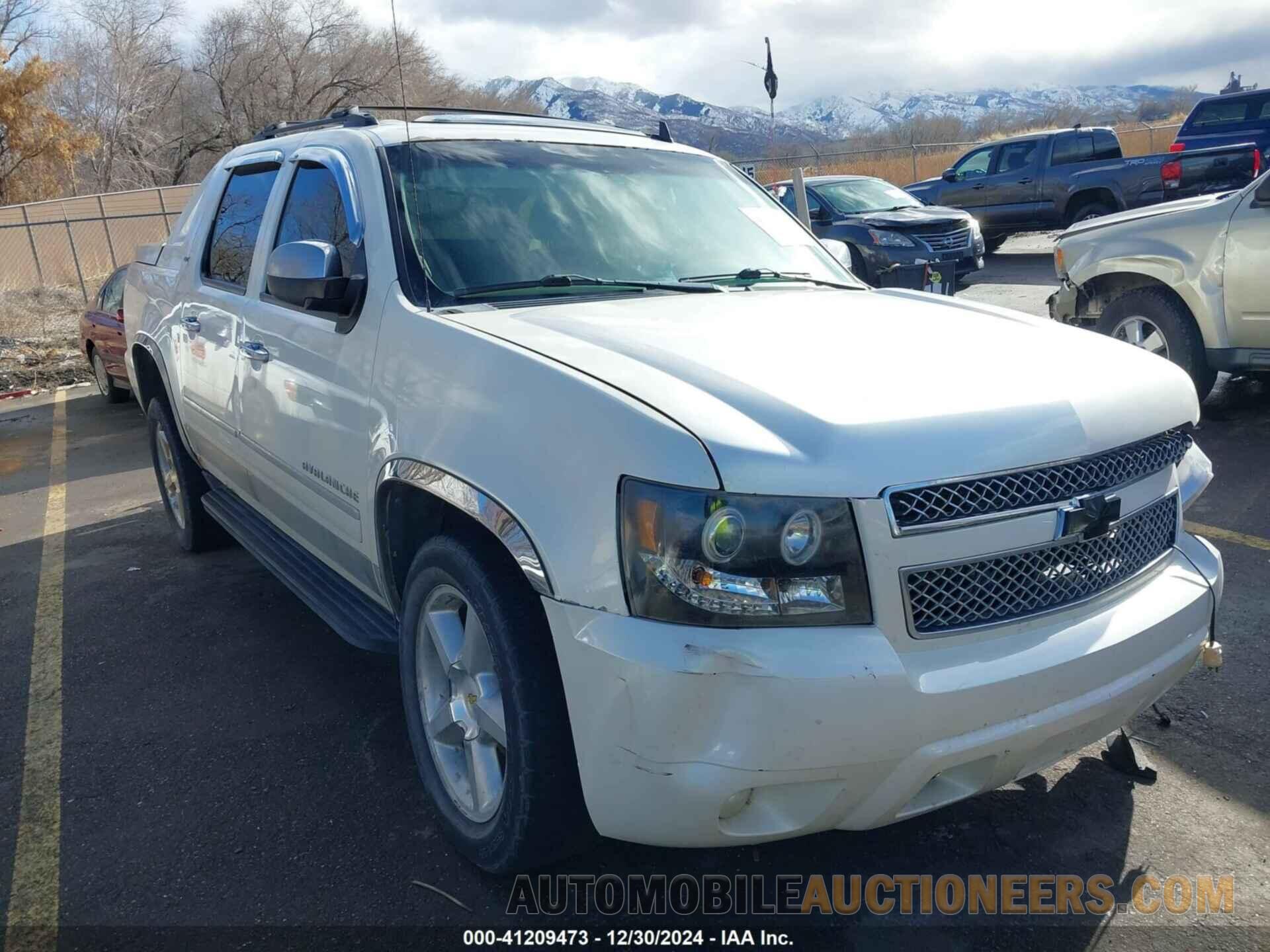 3GNTKGE38BG349917 CHEVROLET AVALANCHE 2011