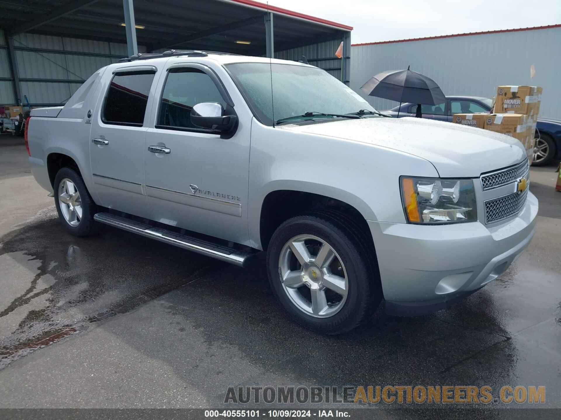 3GNTKGE70DG240664 CHEVROLET AVALANCHE 2013