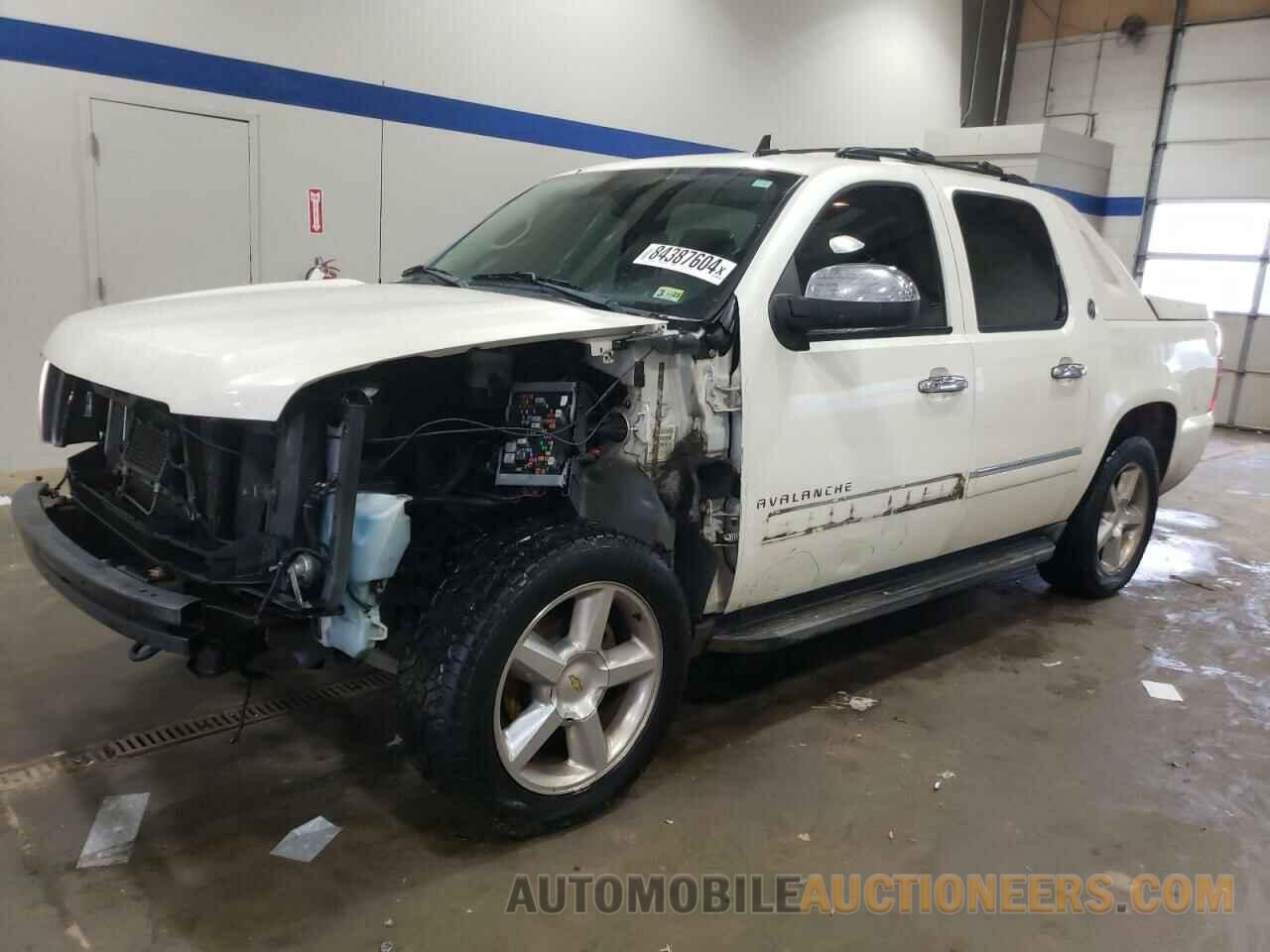 3GNTKGE77DG163551 CHEVROLET AVALANCHE 2013