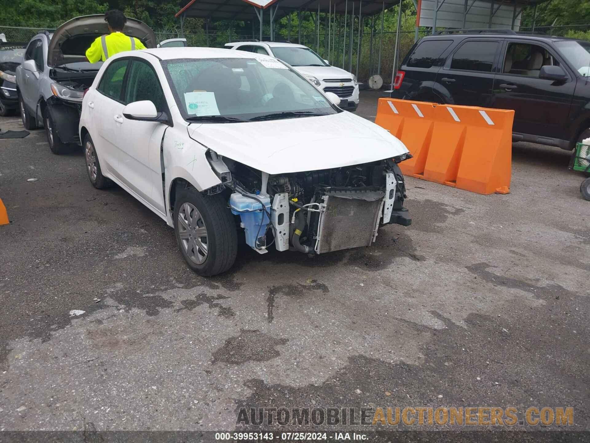 3KPA25AD6NE468696 KIA RIO 5-DOOR 2022