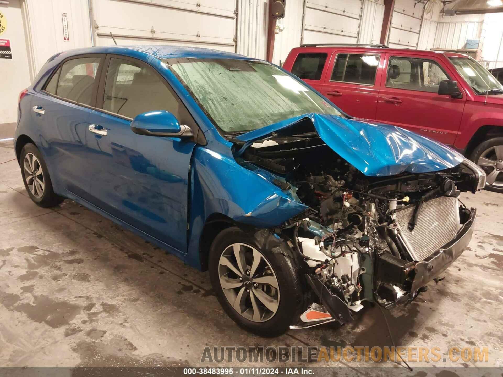 3KPA25AD7NE493512 KIA RIO 5-DOOR 2022