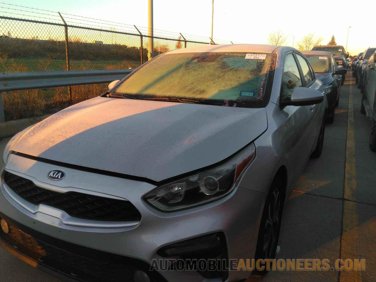 3KPF24AD1ME267528 Kia Forte 2021