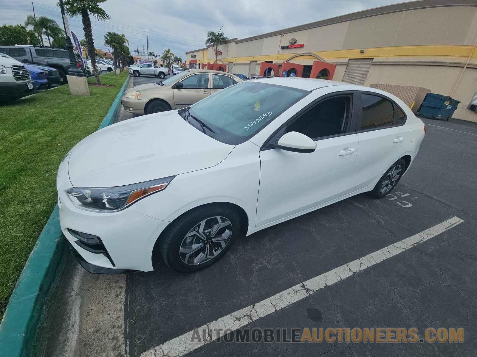 3KPF24AD1ME402572 Kia Forte 2021