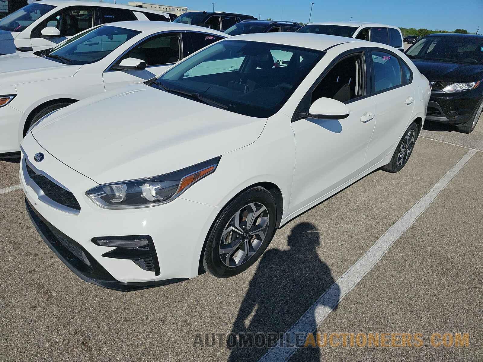 3KPF24AD2ME321211 Kia Forte 2021