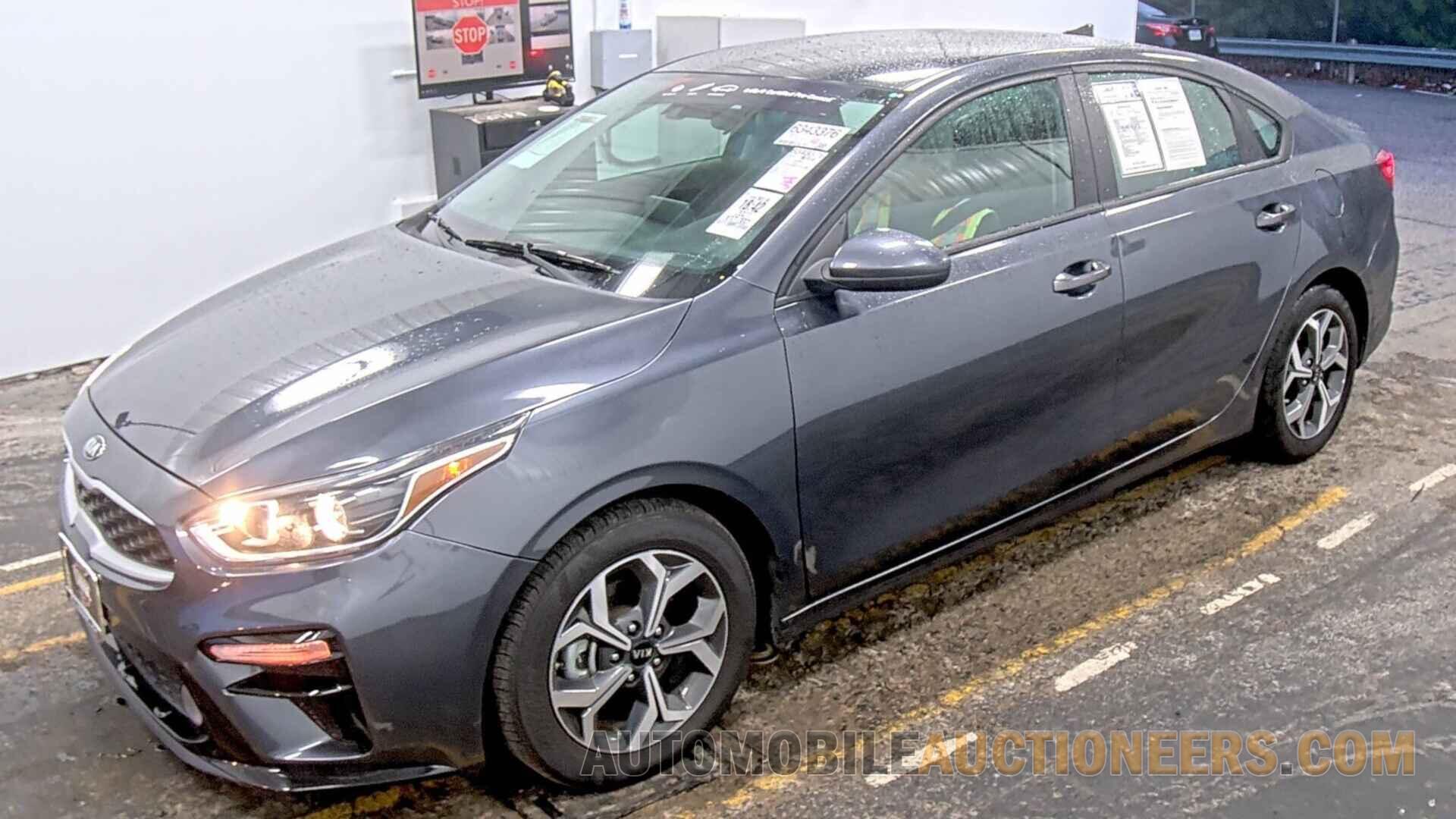 3KPF24AD2ME325999 Kia Forte 2021