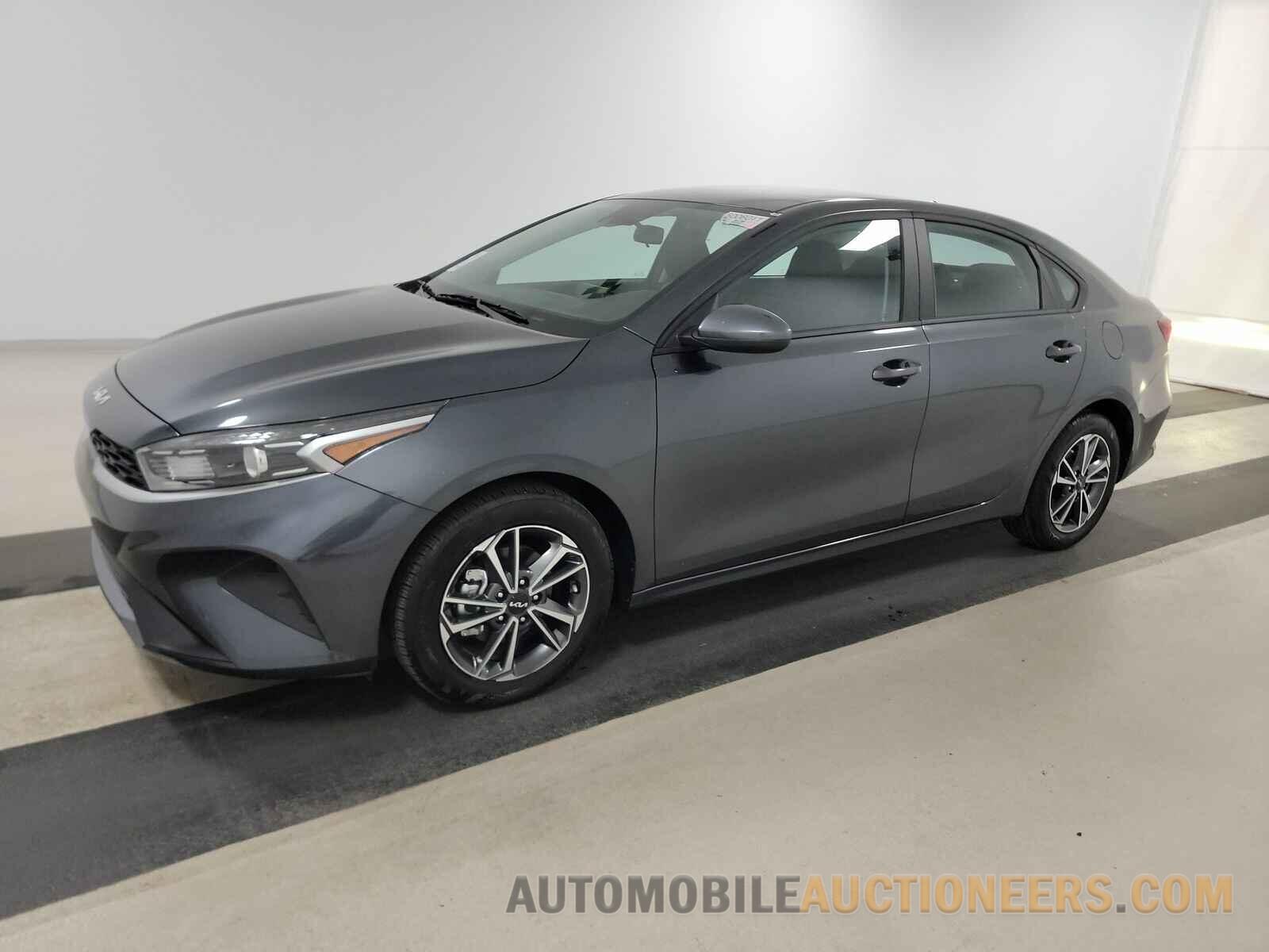 3KPF24AD2NE429393 Kia Forte 2022