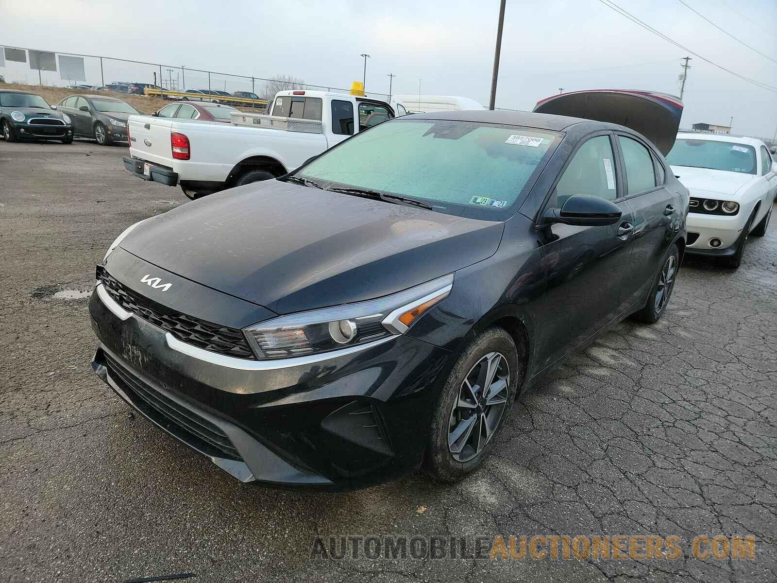 3KPF24AD2NE454956 Kia Forte 2022