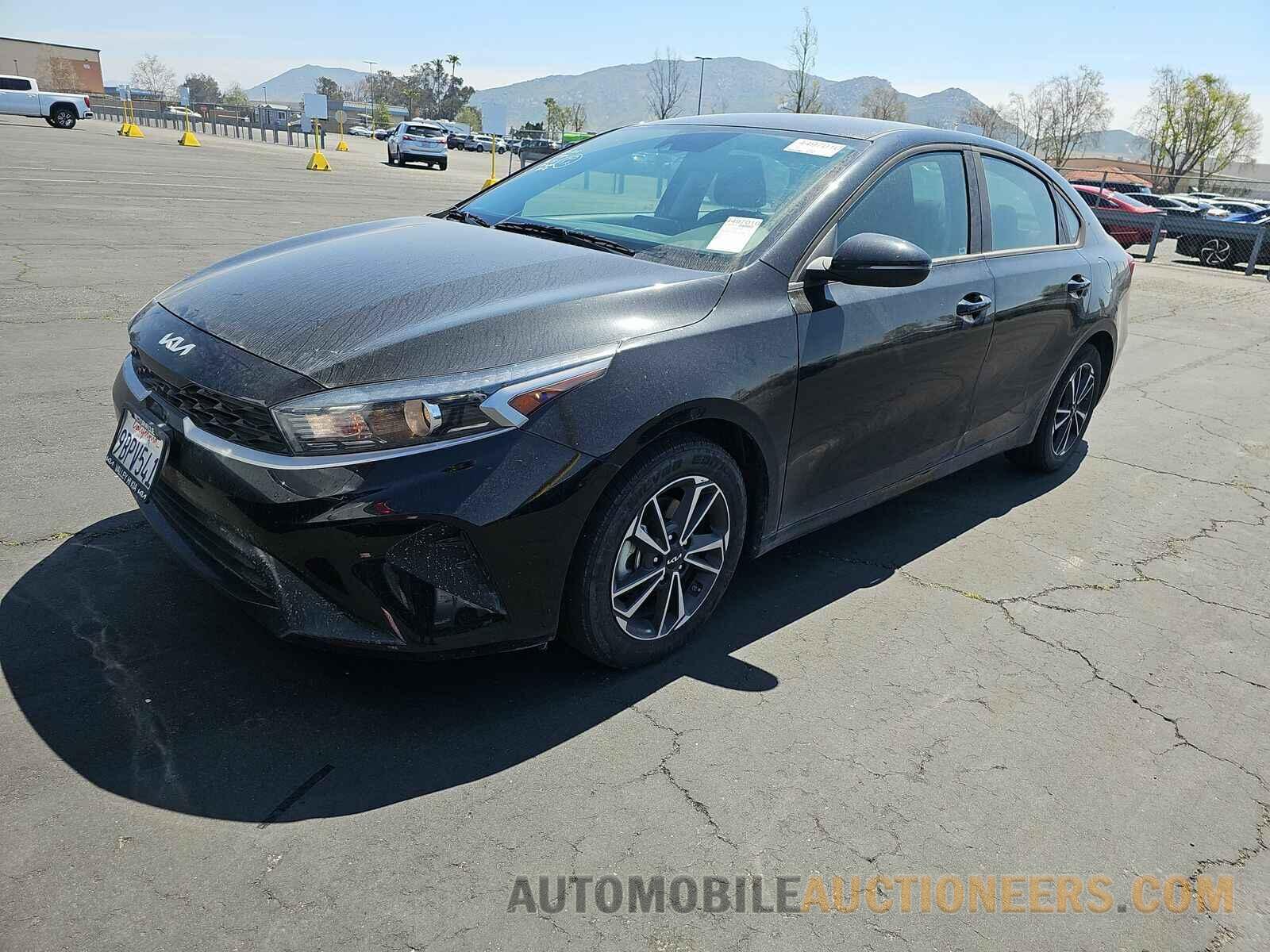 3KPF24AD2NE490744 Kia Forte 2022