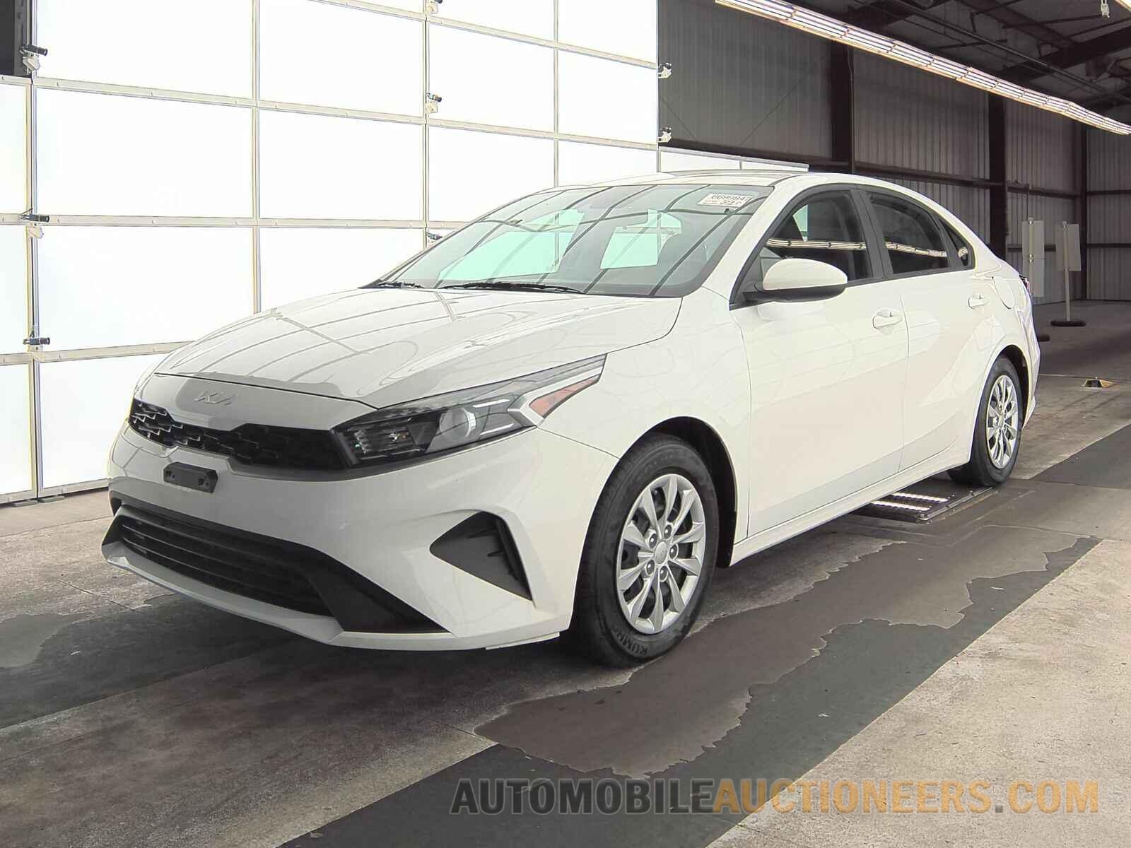 3KPF24AD2NE499041 Kia Forte 2022