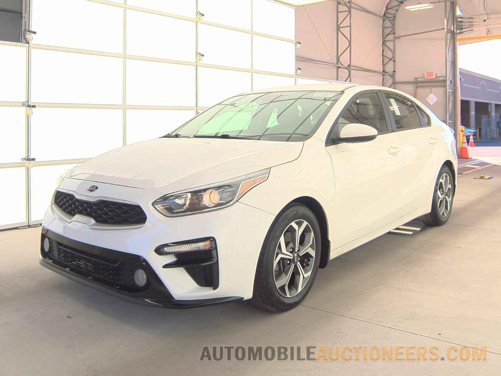 3KPF24AD4ME399585 Kia Forte 2021