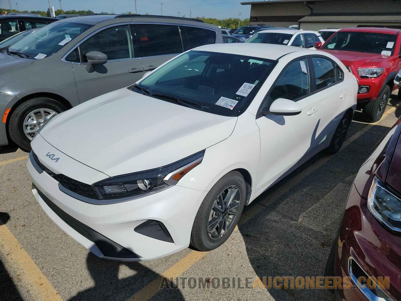 3KPF24AD4NE451377 Kia Forte 2022