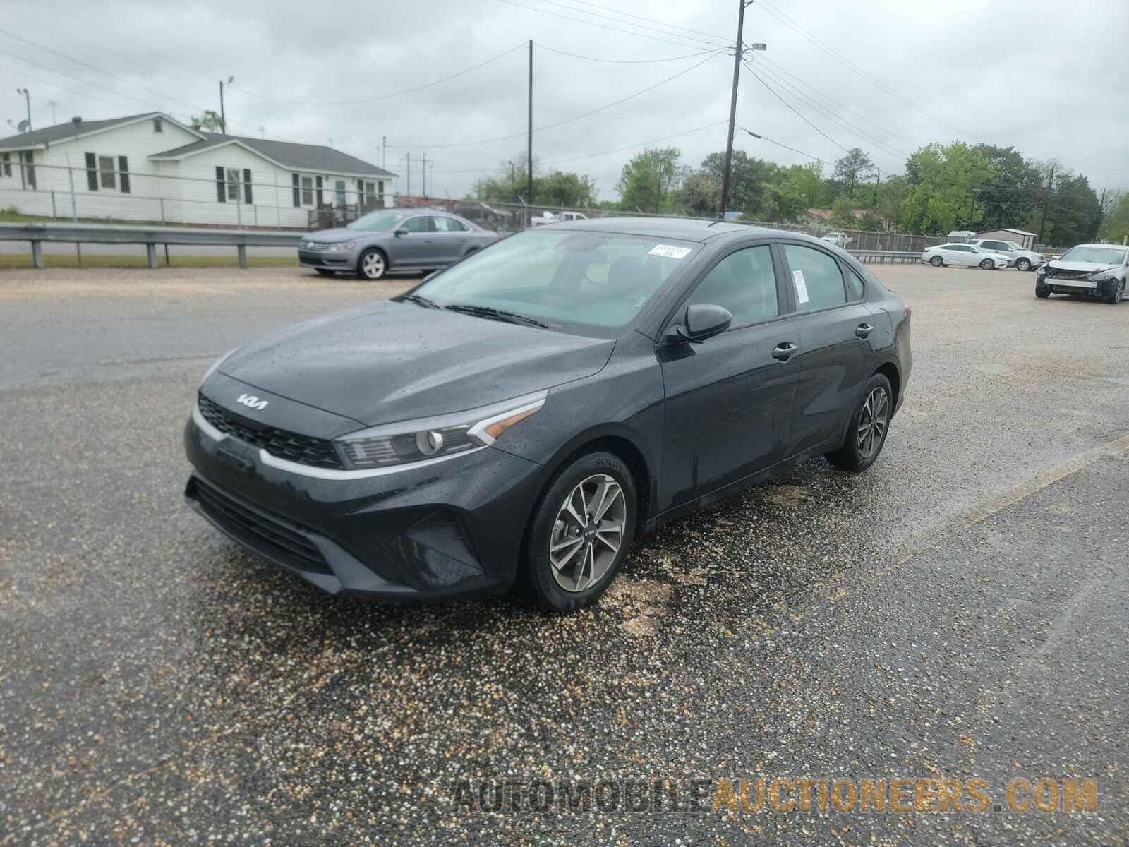 3KPF24AD4NE481818 Kia Forte 2022