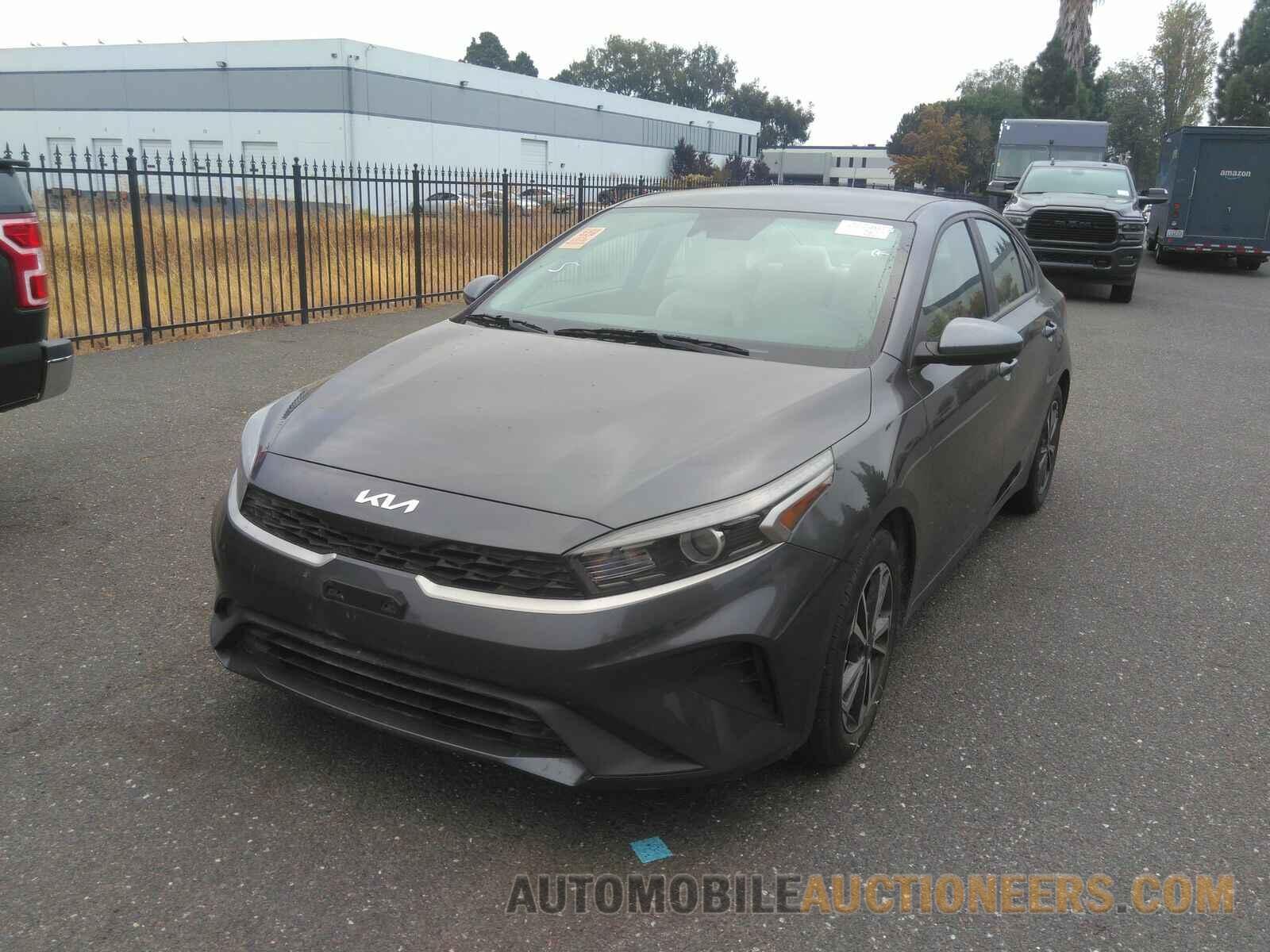 3KPF24AD5NE432272 Kia Forte 2022