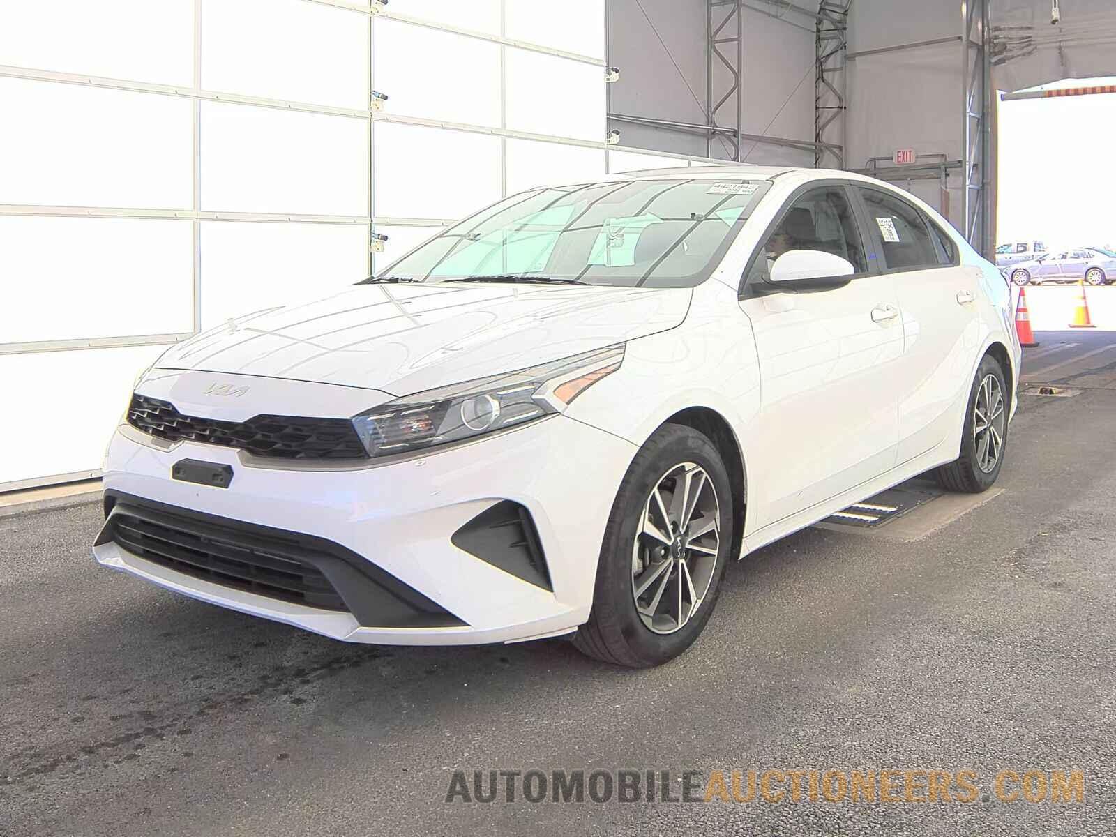 3KPF24AD5NE502935 Kia Forte 2022