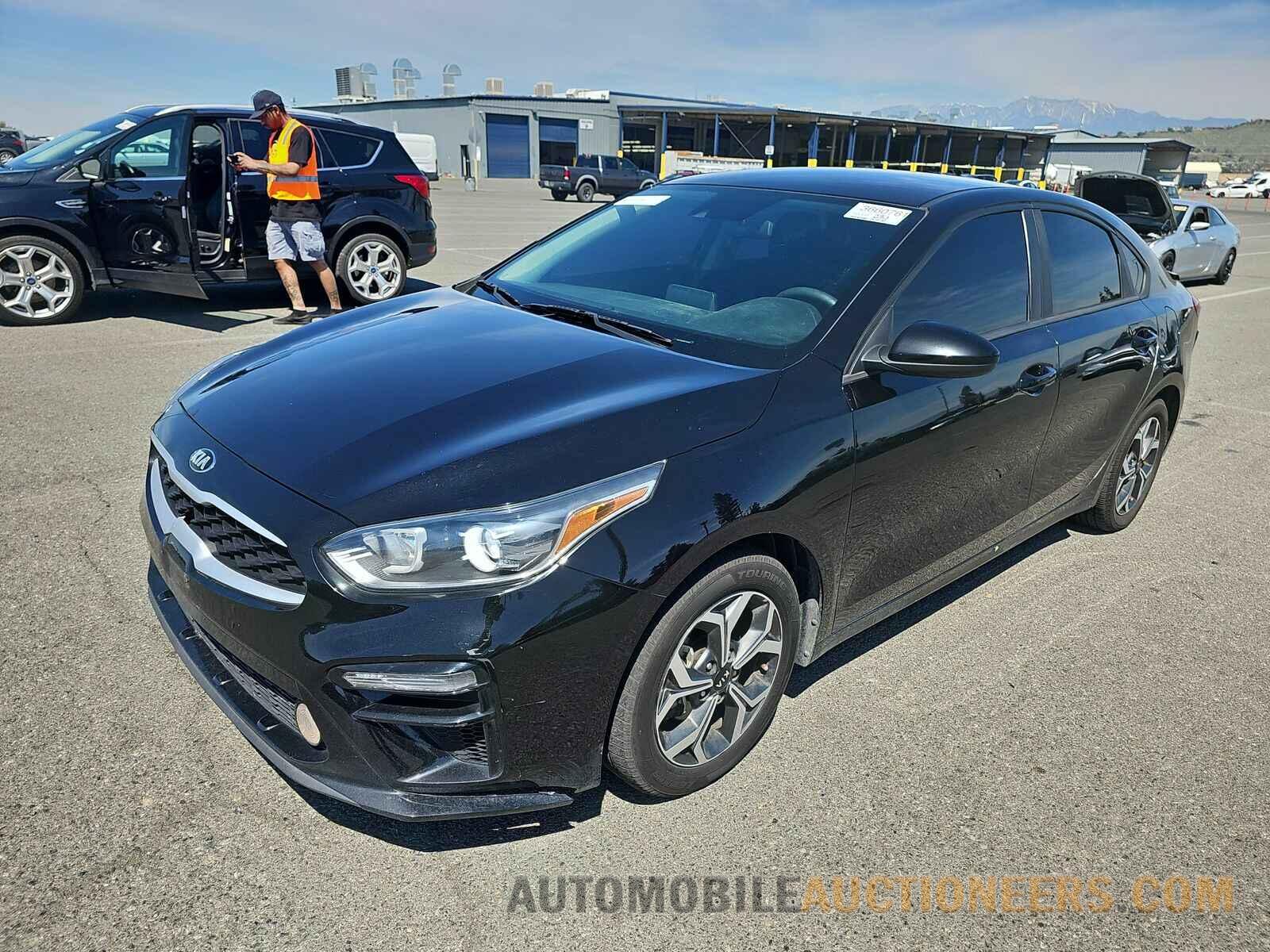 3KPF24AD7ME305070 Kia Forte 2021