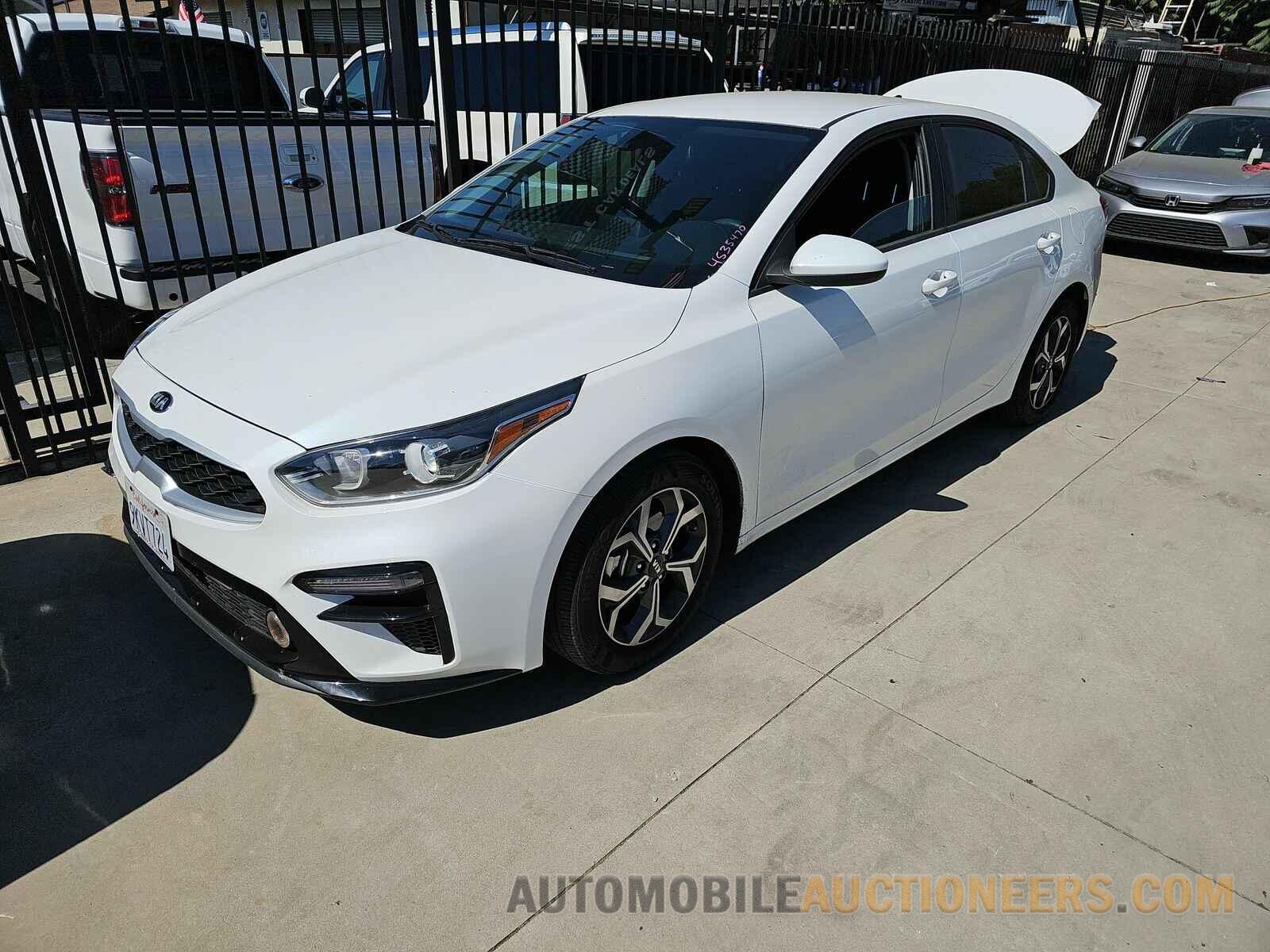 3KPF24AD7ME375586 Kia Forte 2021