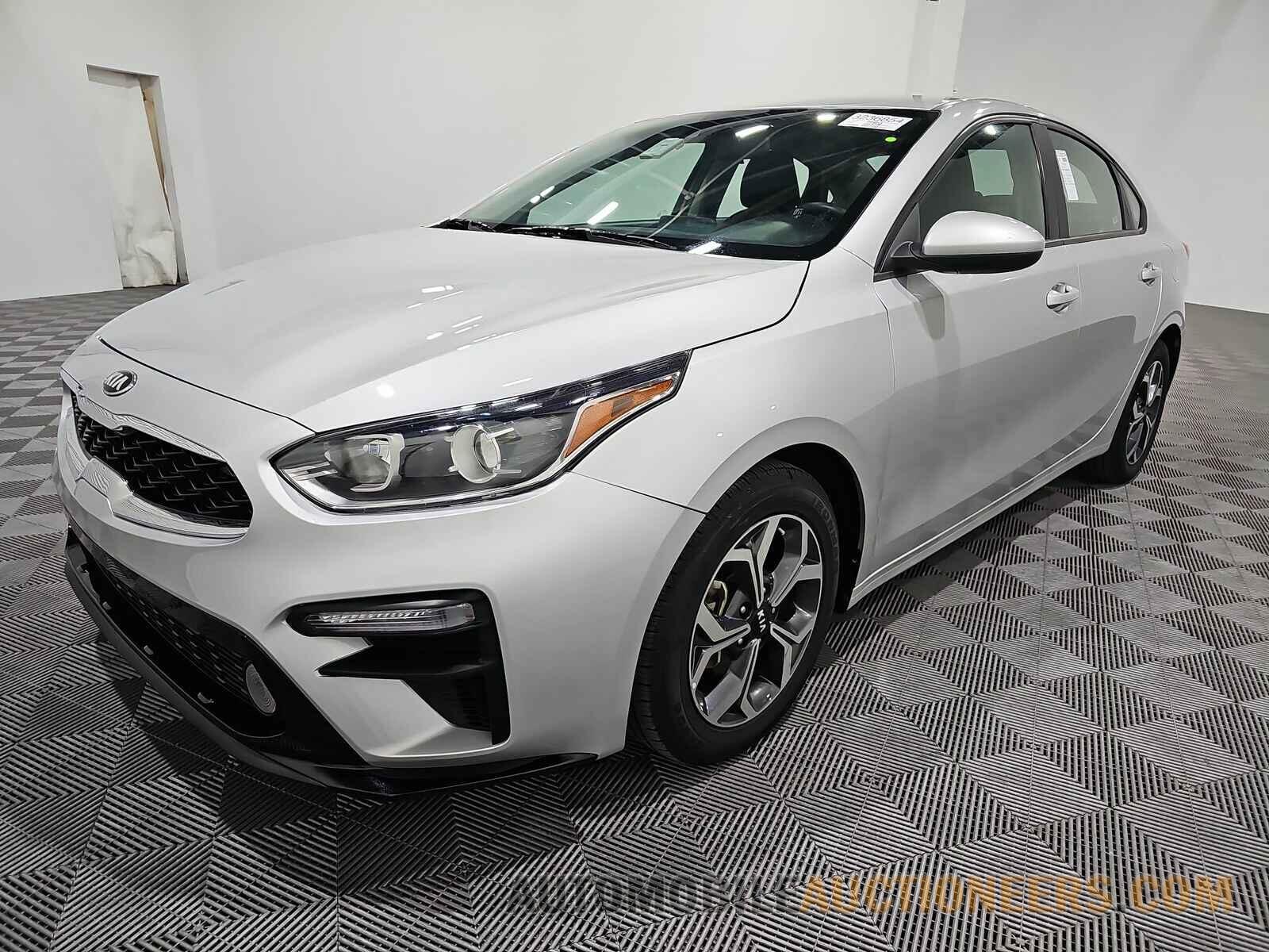 3KPF24AD8ME307751 Kia Forte 2021