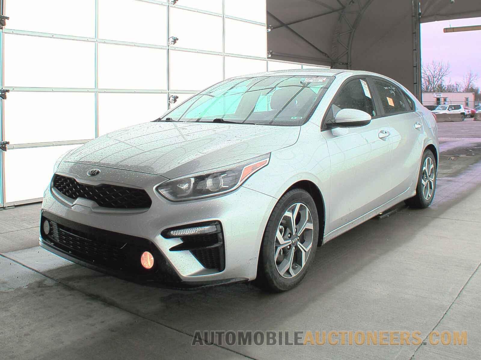 3KPF24AD8ME335985 Kia Forte 2021