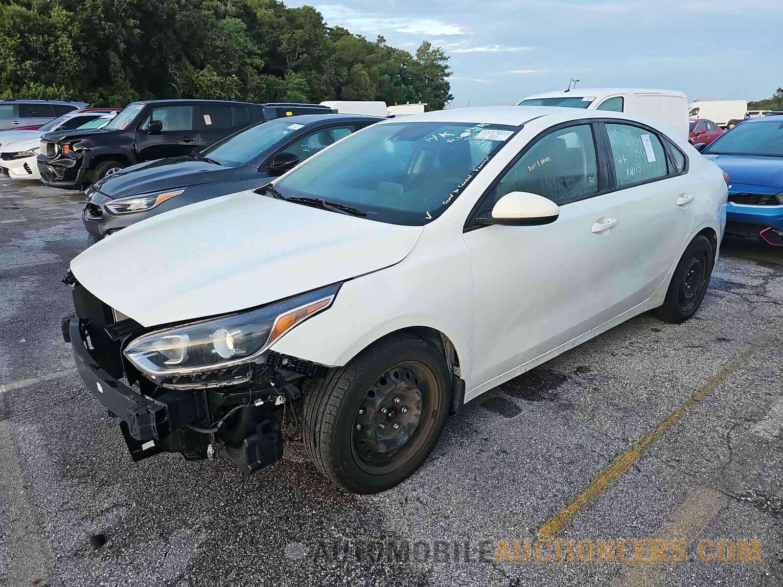 3KPF24AD8ME403847 Kia Forte 2021