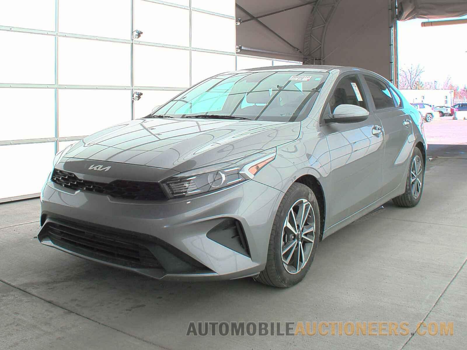 3KPF24AD8NE461300 Kia Forte 2022