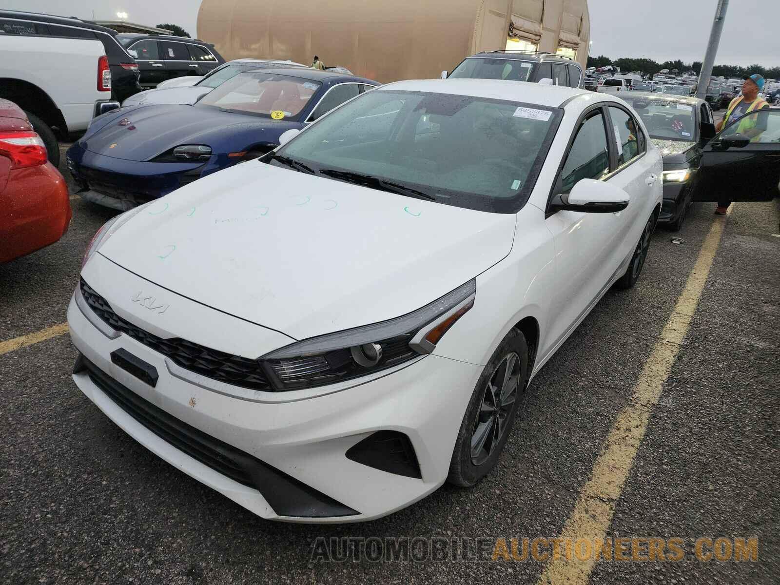 3KPF24AD8PE575865 Kia Forte 2023