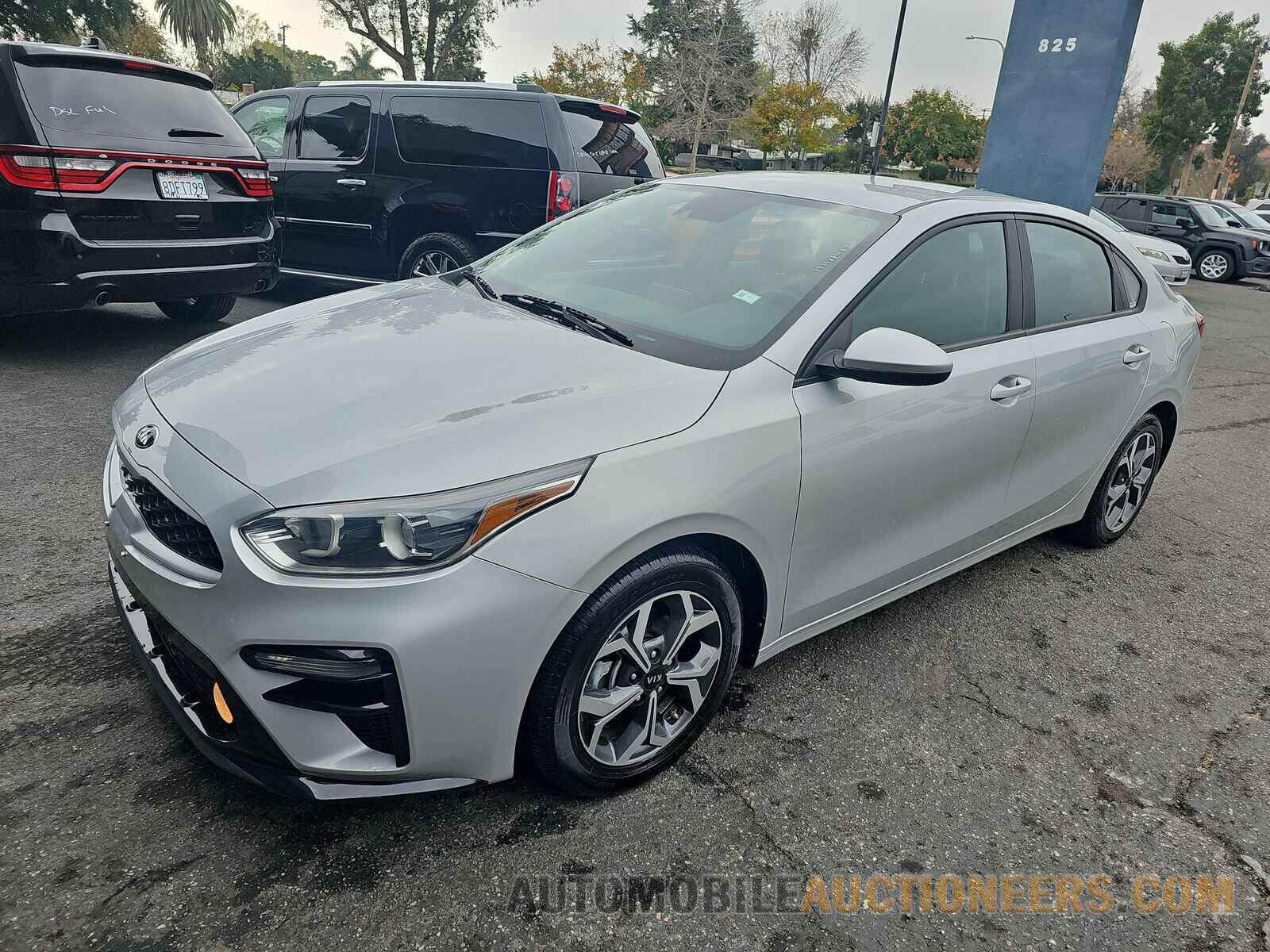 3KPF24AD9ME305040 Kia Forte 2021