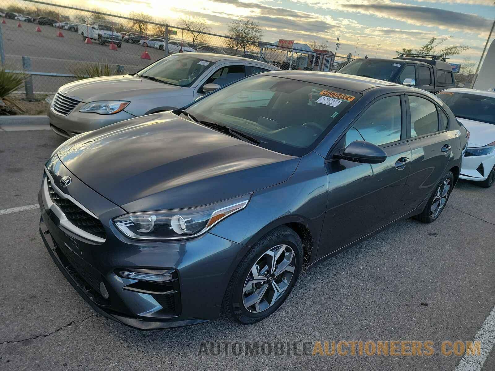 3KPF24ADXME335423 Kia Forte 2021