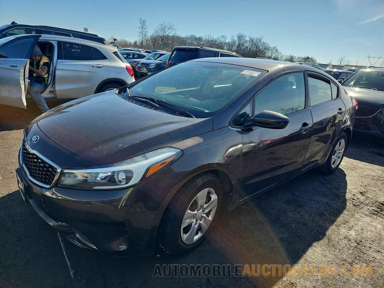 3KPFK4A70JE226930 Kia Forte LX 2018