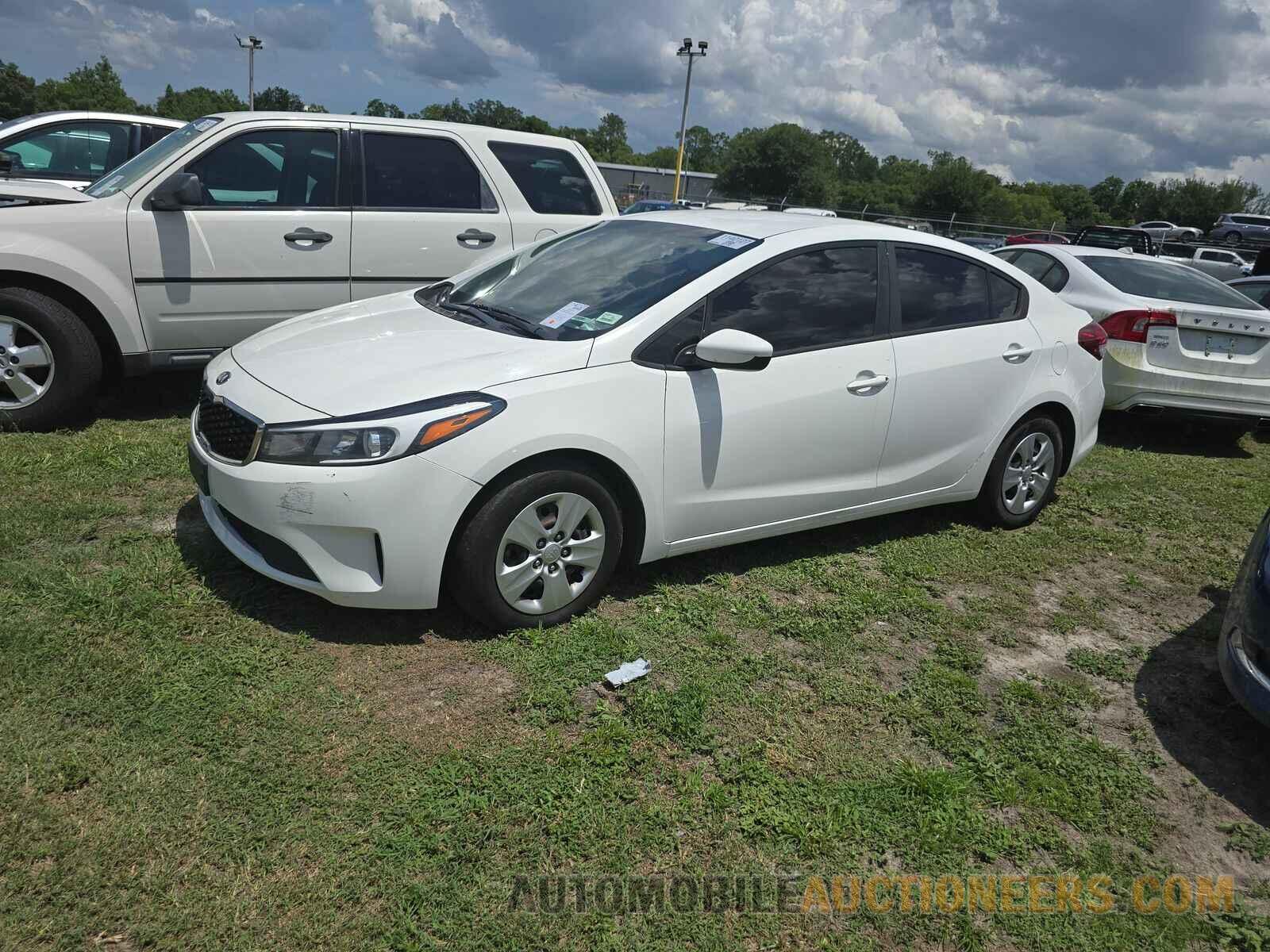 3KPFK4A71JE176393 Kia Forte LX 2018