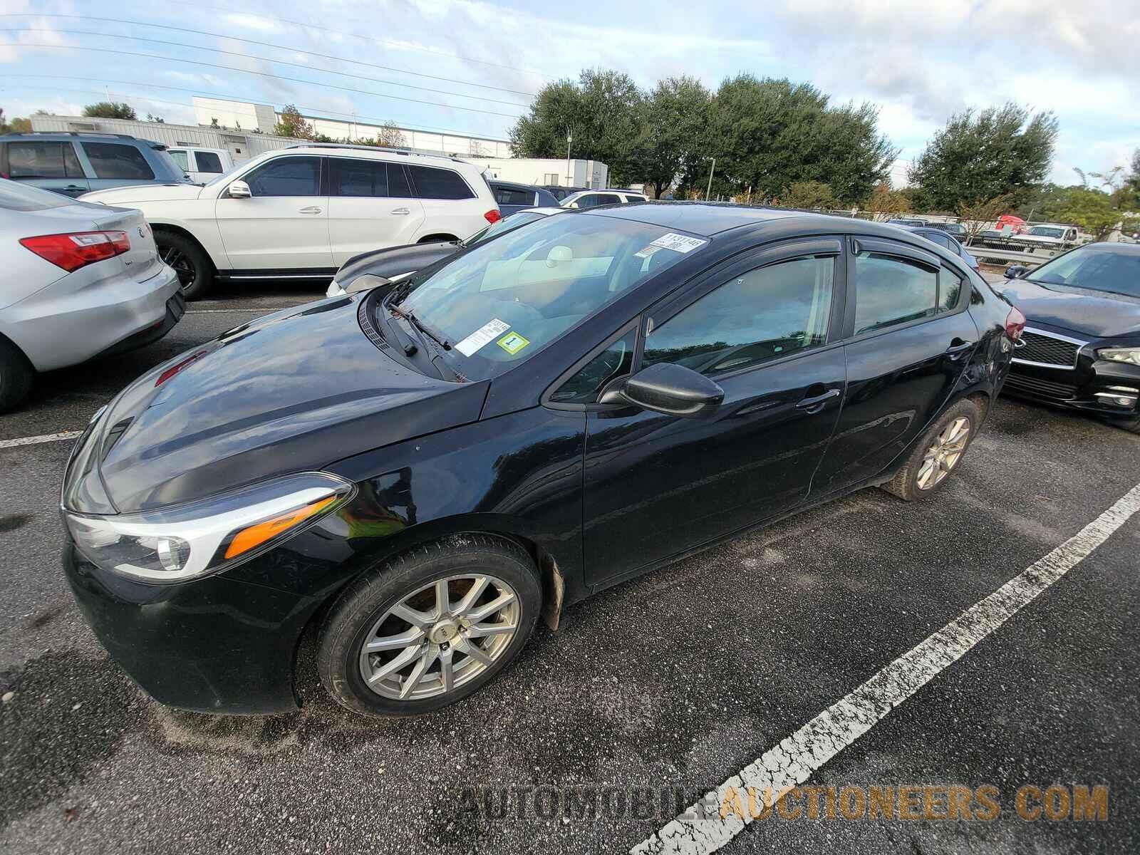 3KPFK4A71JE212678 Kia Forte LX 2018