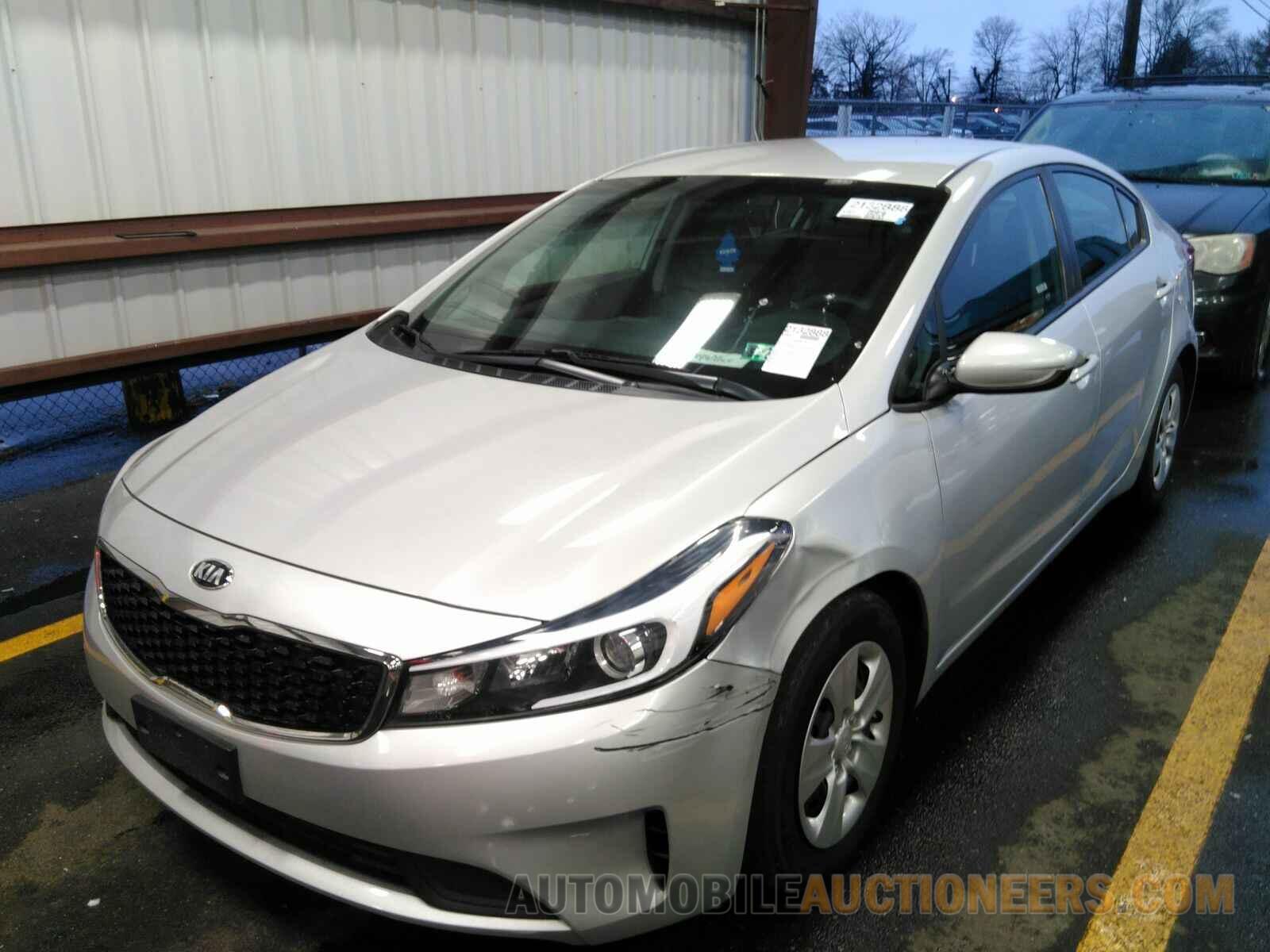 3KPFK4A71JE240500 Kia Forte LX 2018