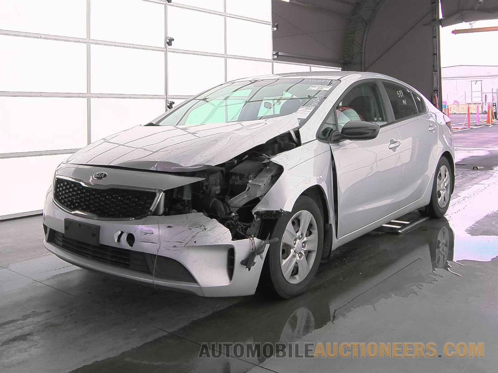 3KPFK4A72HE153246 Kia Forte LX 2017