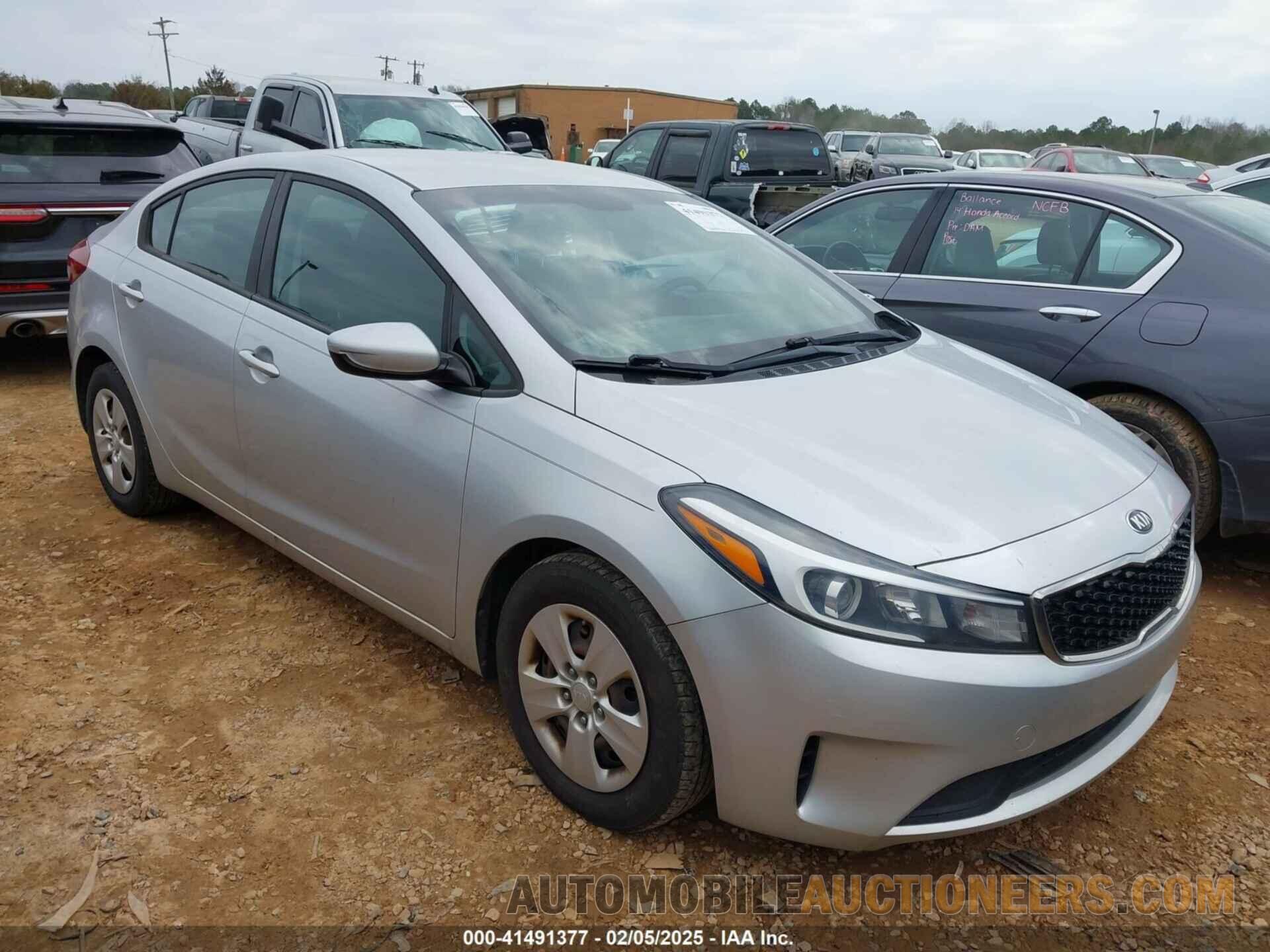 3KPFK4A72JE184387 KIA FORTE 2018