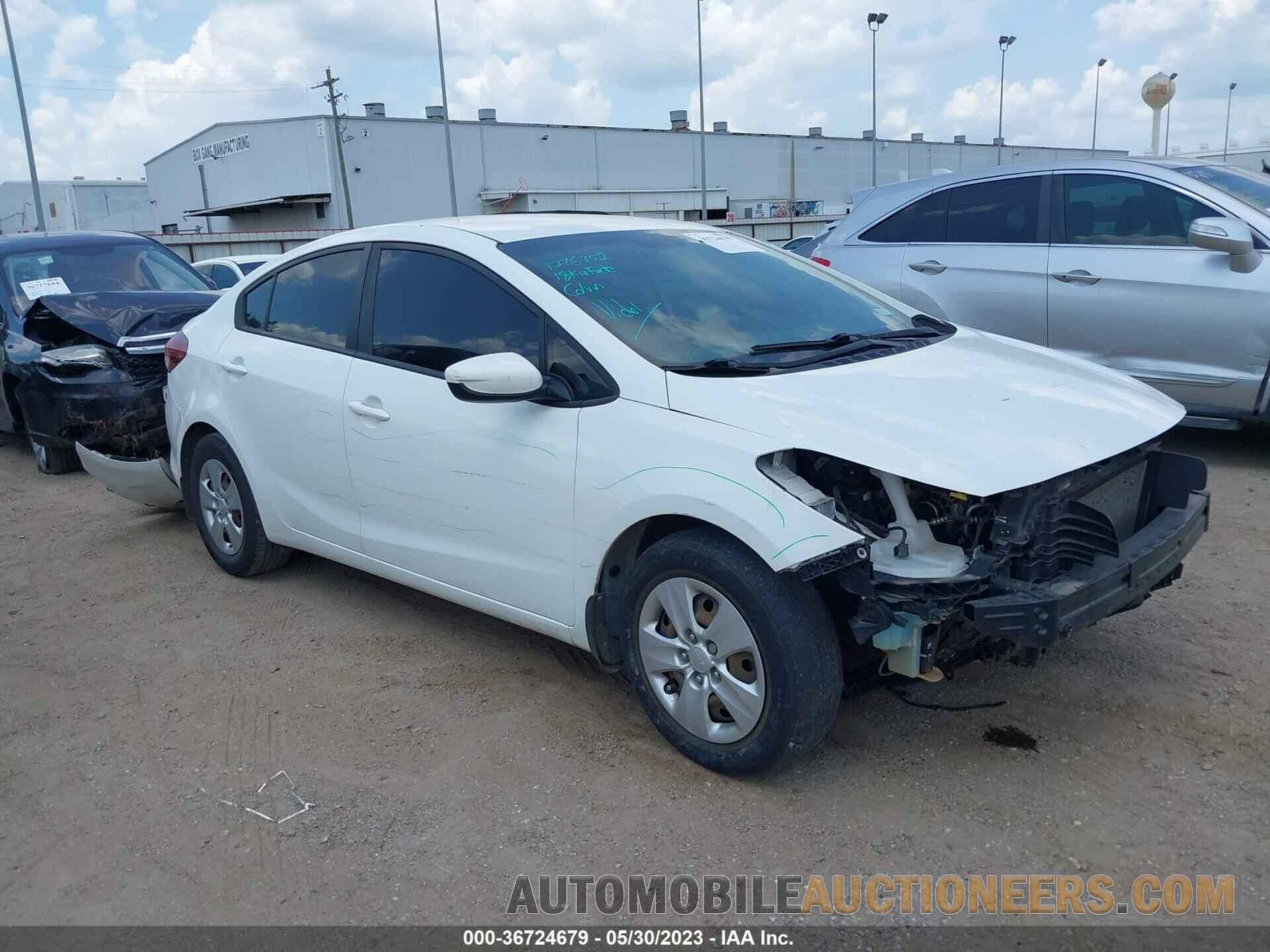 3KPFK4A73JE218403 KIA FORTE 2018