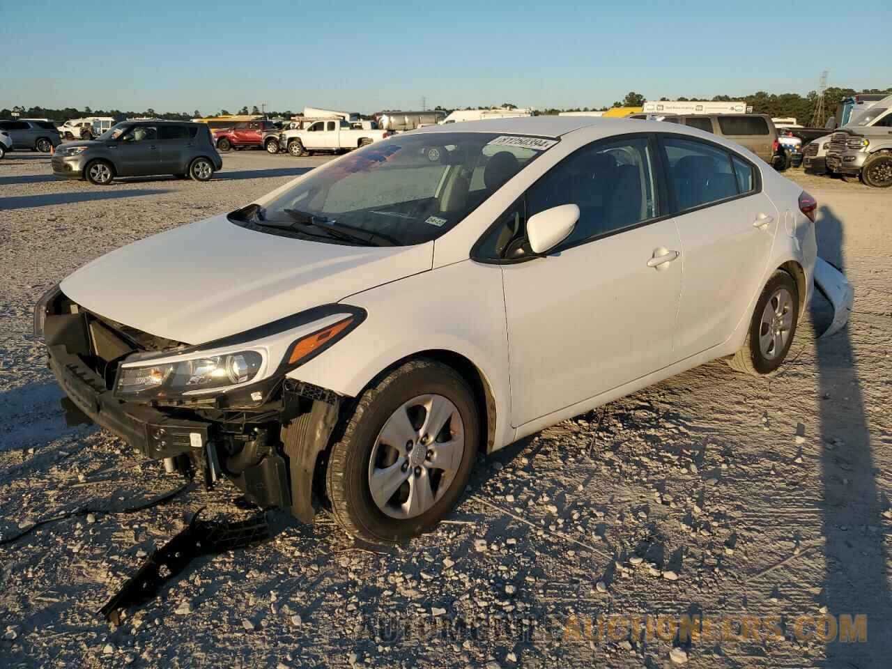 3KPFK4A73JE229756 KIA FORTE 2018