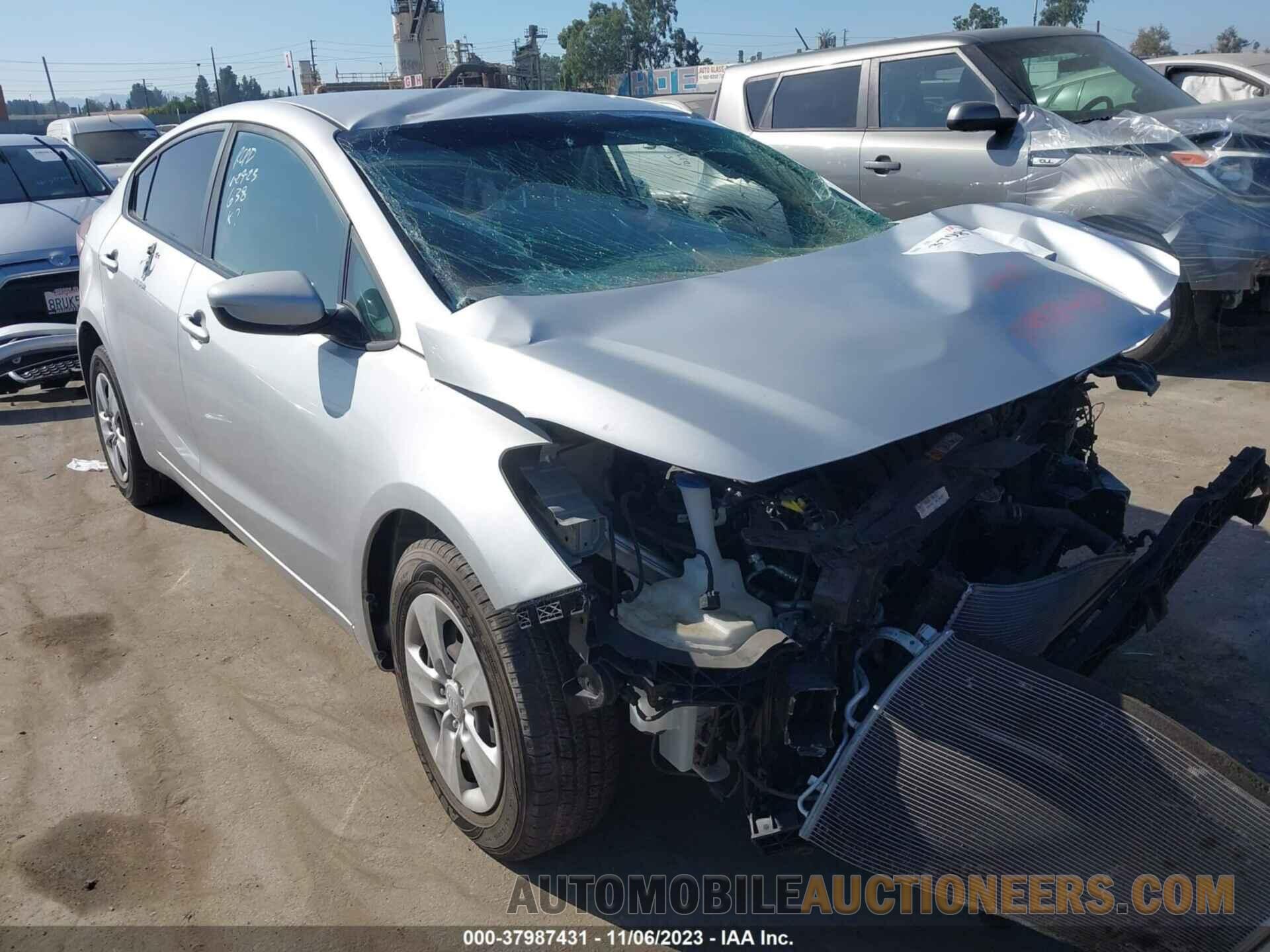 3KPFK4A73JE241888 KIA FORTE 2018