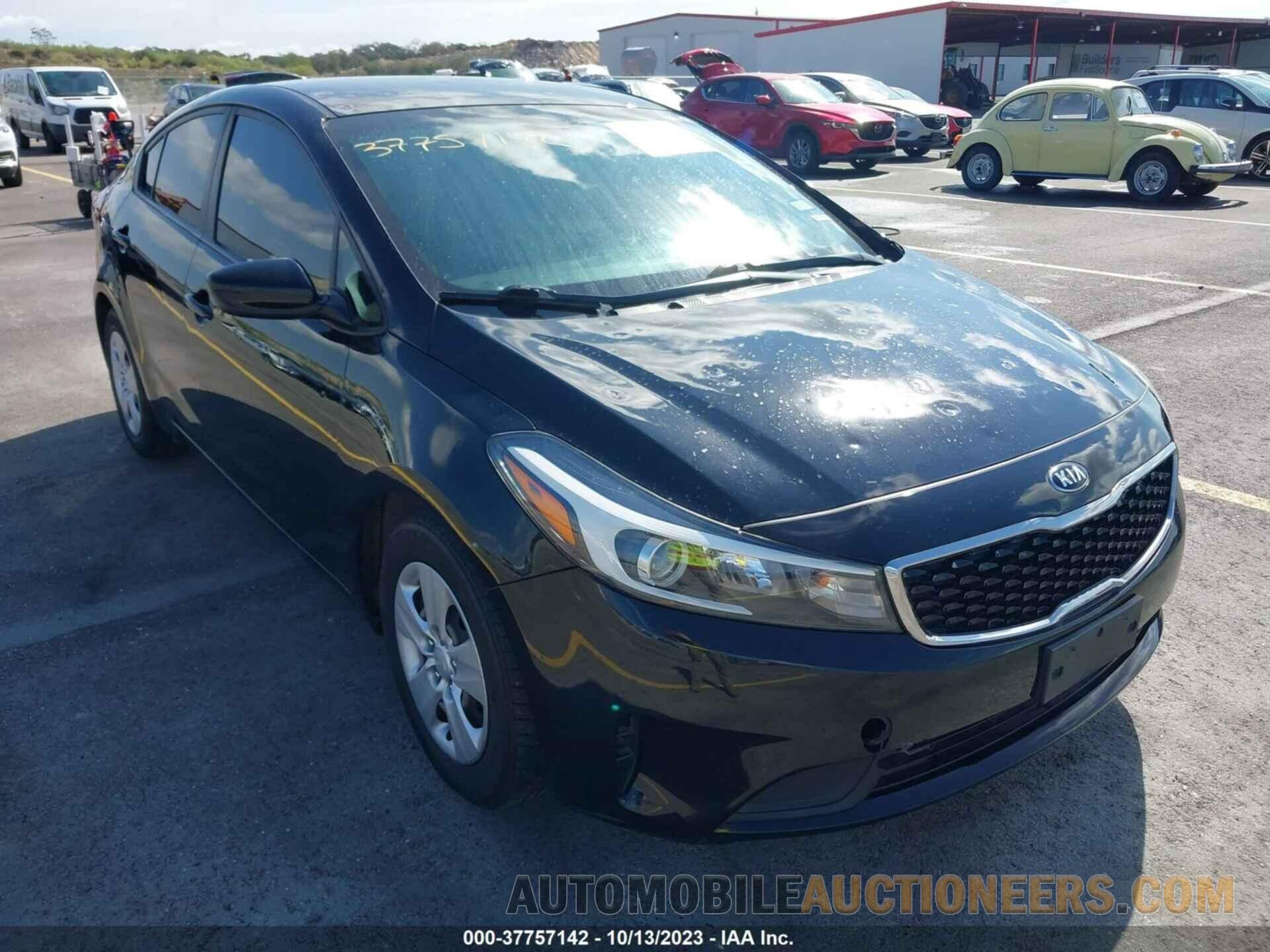 3KPFK4A73JE242832 KIA FORTE 2018