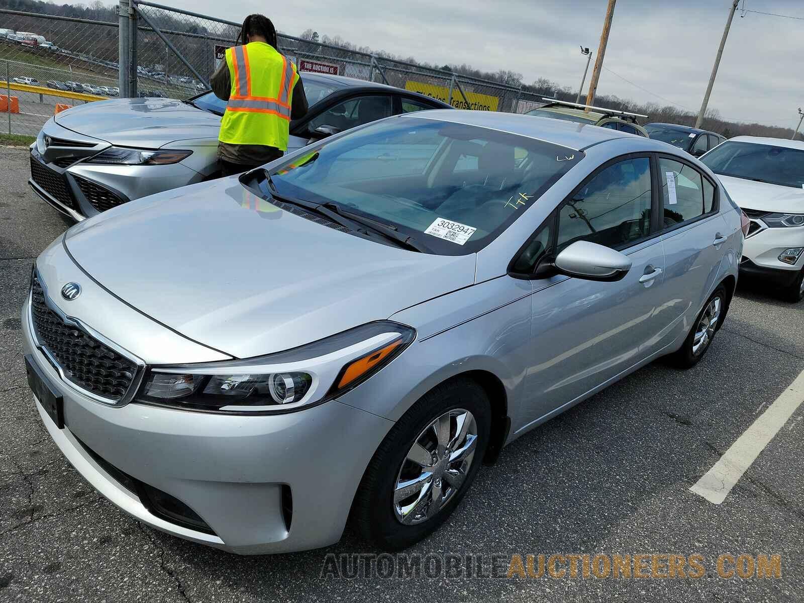 3KPFK4A73JE281226 Kia Forte LX 2018