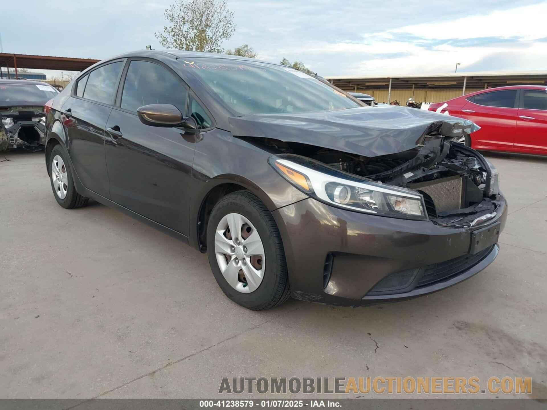 3KPFK4A74JE212061 KIA FORTE 2018