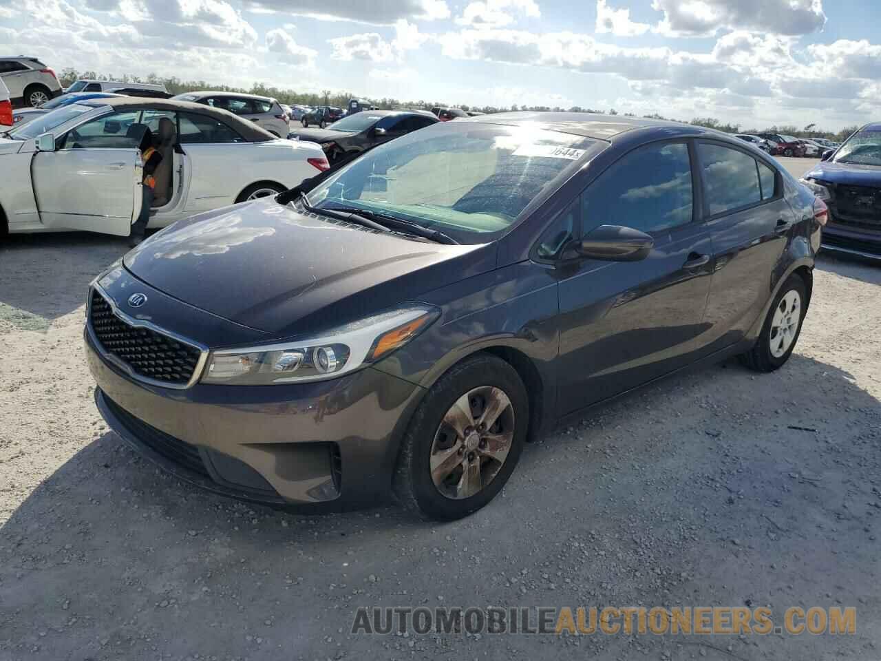 3KPFK4A74JE217003 KIA FORTE 2018