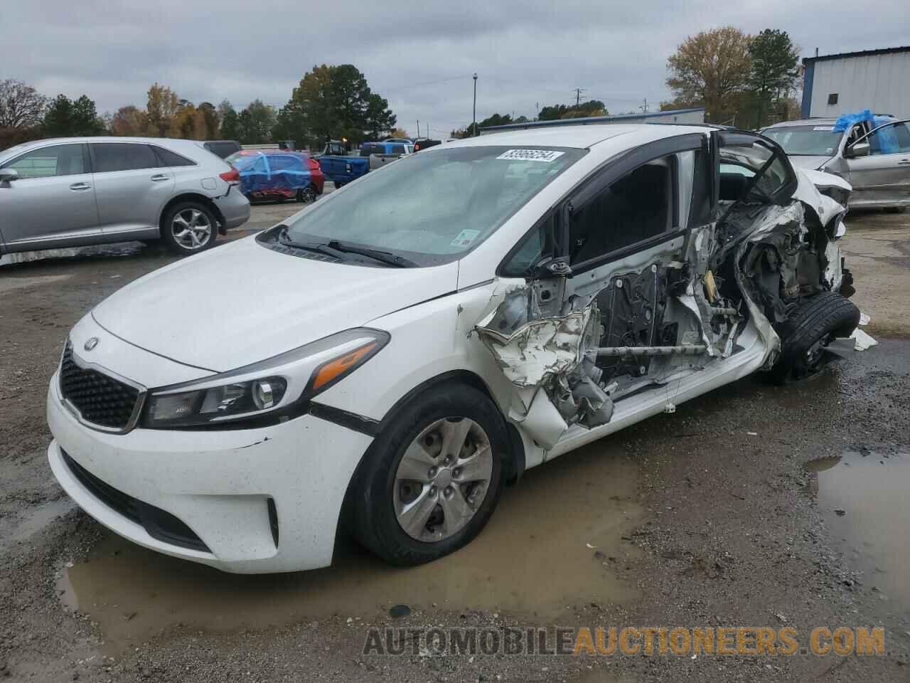 3KPFK4A74JE228549 KIA FORTE 2018