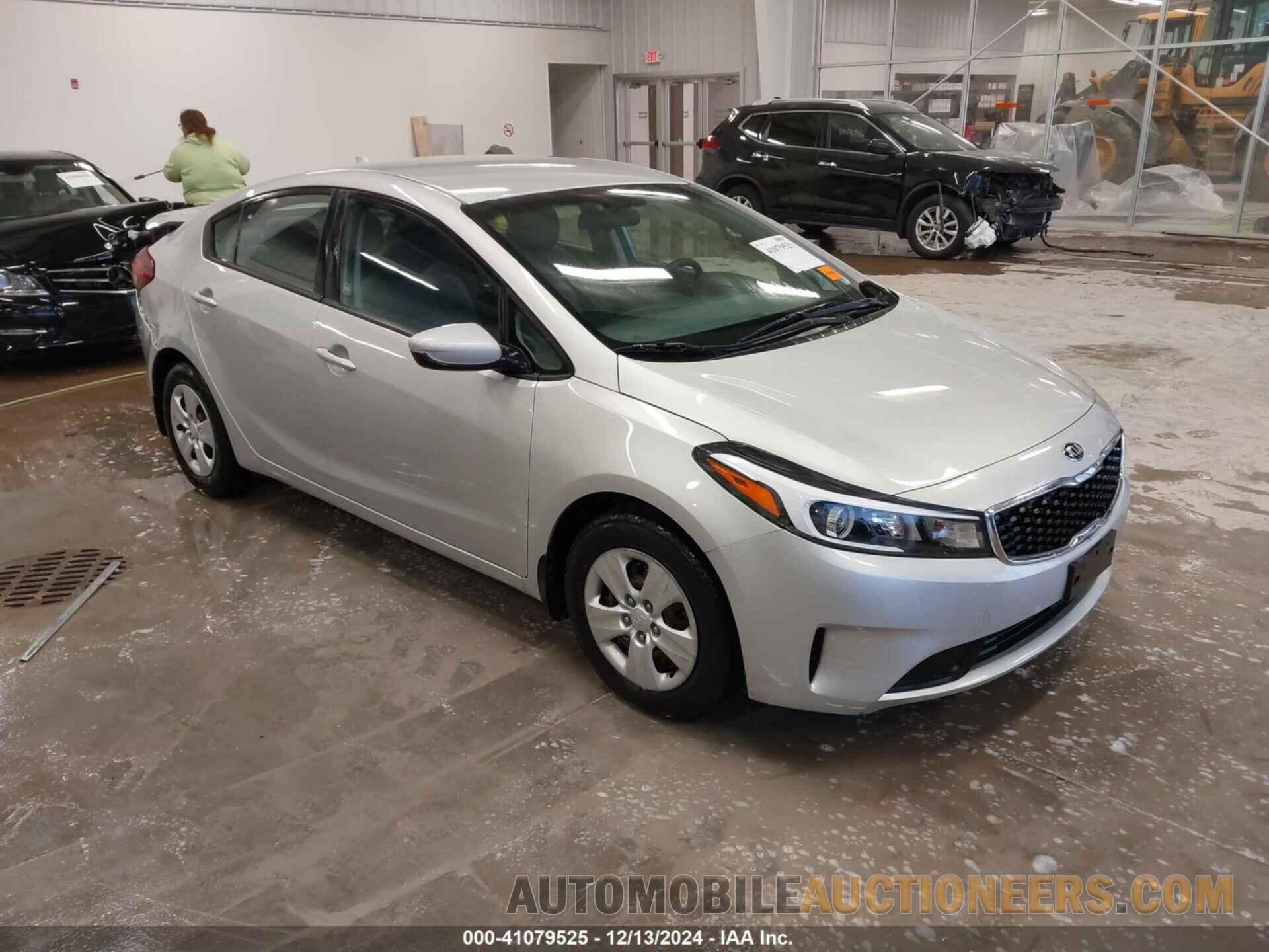 3KPFK4A74JE239633 KIA FORTE 2018