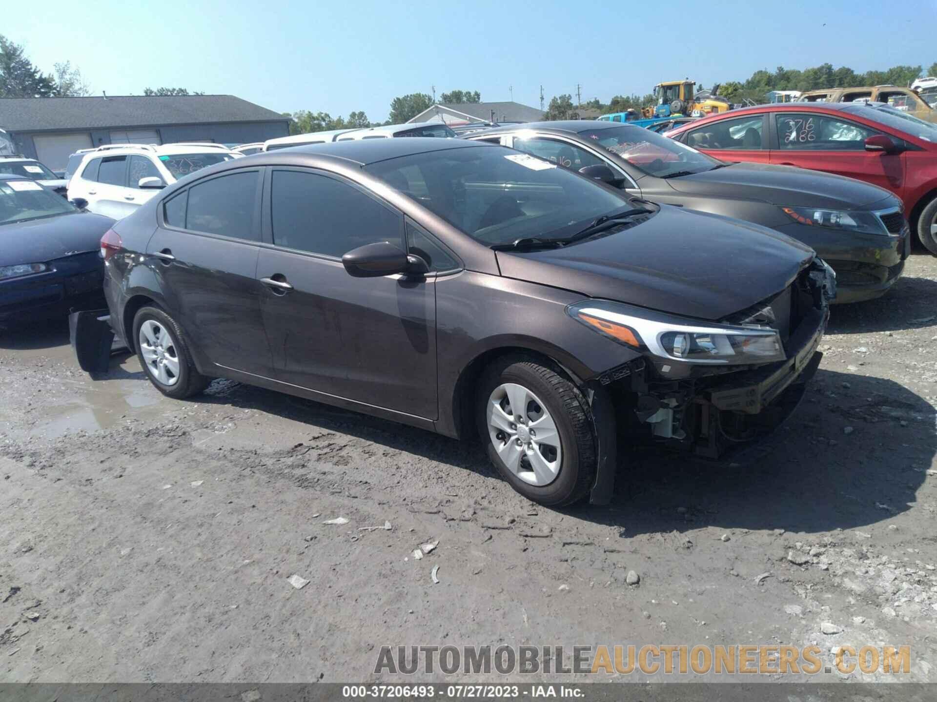 3KPFK4A75JE214255 KIA FORTE 2018